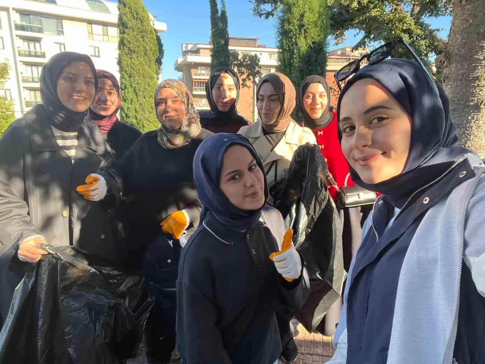 ZONGULDAK BÜLENT ECEVİT ÜNİVERSİTESİ İLAHİYAT FAKÜLTESİ ÖĞRENCİLERİ, SOSYAL SORUMLULUK PROJESİ KAPSAMINDA KOZLU İLÇESİNDEKİ İNCİVEZ MEZARLIĞI'NDA TEMİZLİK VE BAKIM ÇALIŞMASI GERÇEKLEŞTİRDİ.