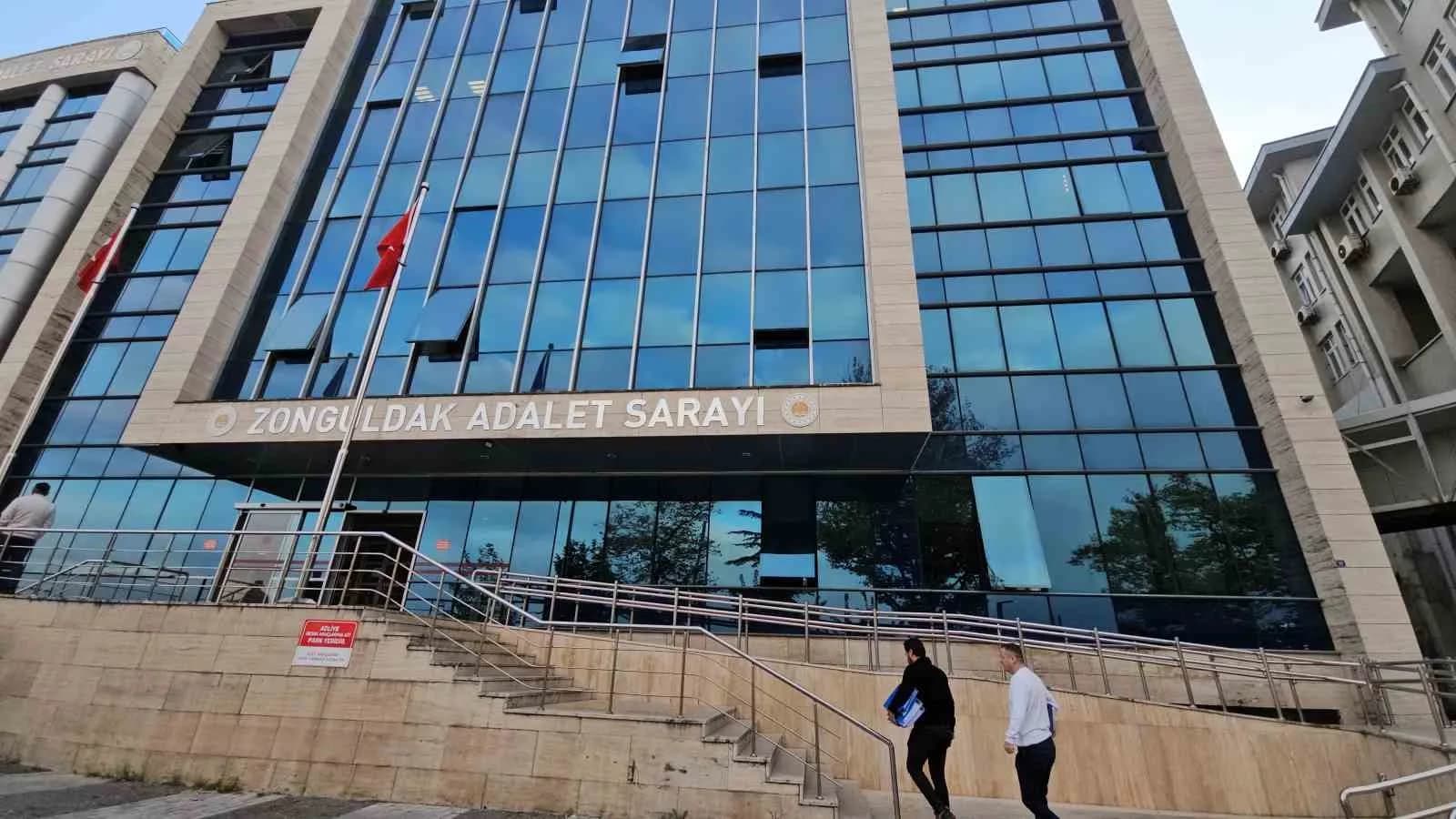 ZONGULDAK'TA RUHSATSIZ İŞLETİLEN MADEN OCAKLARINA YÖNELİK DENETİMLERDE RÜŞVET ALINDIĞI İDDİALARI ÜZERİNE YÜRÜTÜLEN SORUŞTURMADA 16 ŞÜPHELİ ADLİYEYE SEVK EDİLDİ.