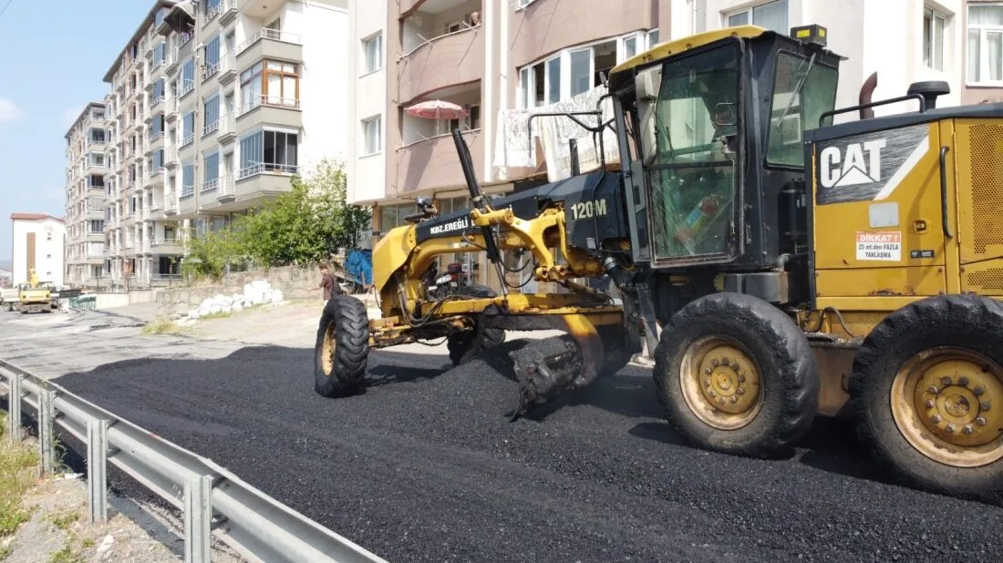 200 Milyon Liralık Asfalt Yatırımı Kepez Bölgesi'nde Devam Ediyor