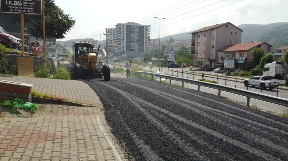 200 Milyon Liralık Asfalt Yatırımı Kepez Bölgesi'nde Devam Ediyor