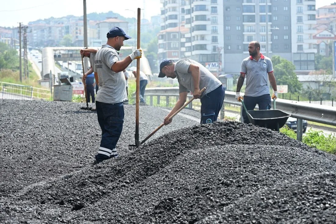 200 Milyon Liralık Asfalt Yatırımı Kepez Bölgesi'nde Devam Ediyor