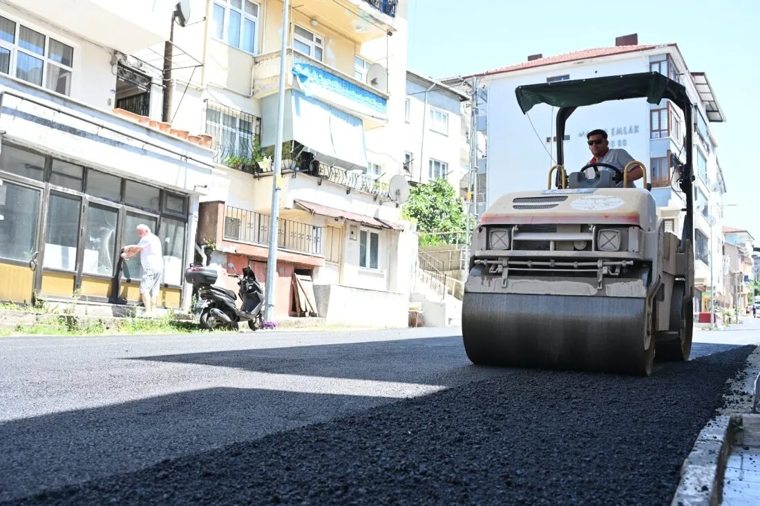 200 Milyon Liralık Dev Asfalt Hamlesinde 17 Bin Ton Sıcak Asfalt Yollarla Buluştu