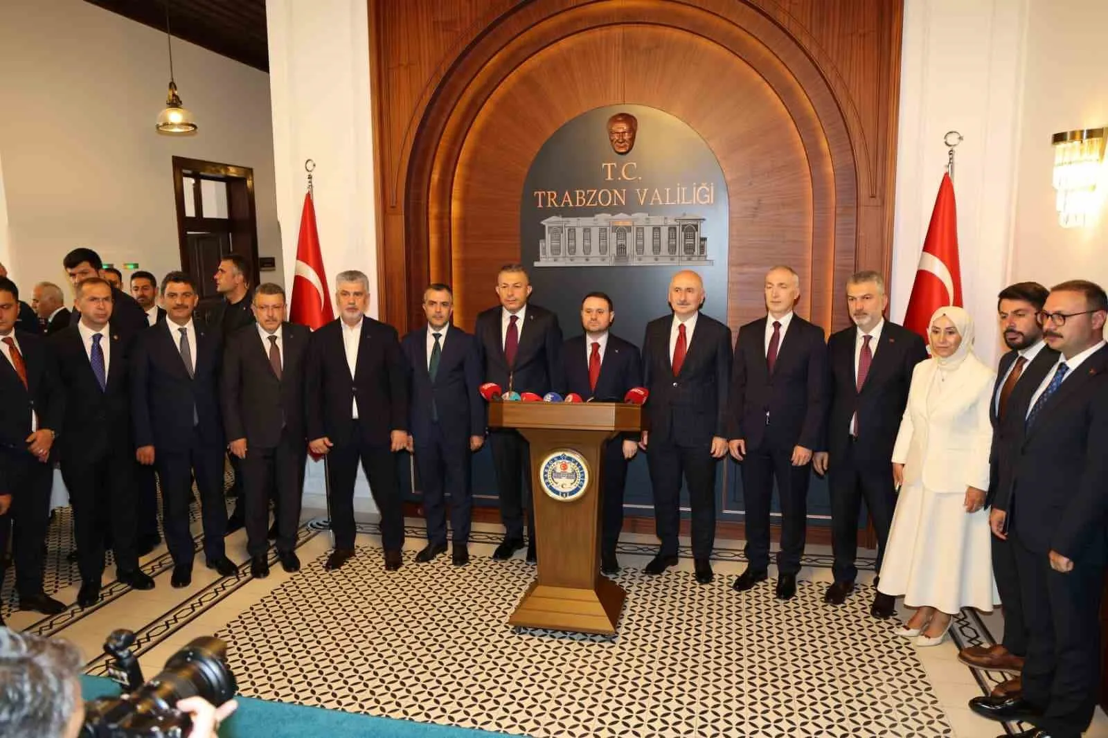 ADALET BAKANI AKIN GÜRLEK, TRABZON VALİLİĞİNİ ZİYARETİNDE AÇIKLAMALARDA BULUNDU