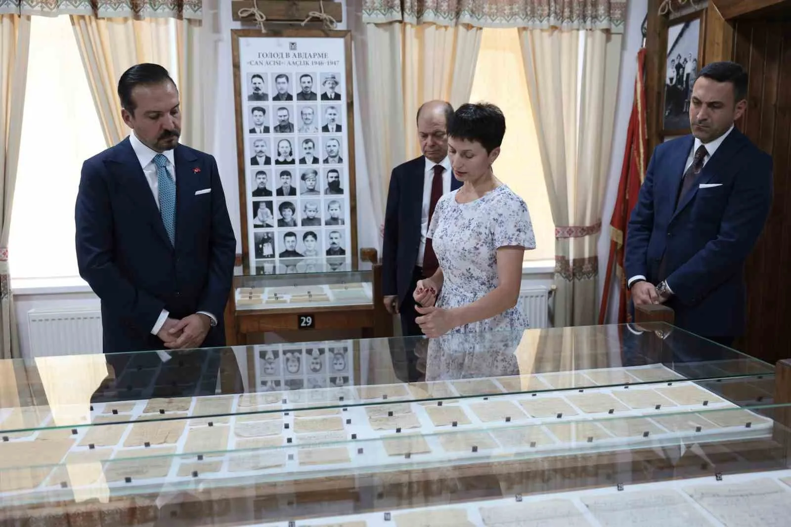 TİKA TARAFINDAN İNŞA EDİLEN VE YAPIMI BÜYÜK ÖLÇÜDE TAMAMLANAN RECEP TAYYİP ERDOĞAN TÜRKİYE-MOLDOVA MESLEKİ VE TEKNİK KOLEJİ’Nİ DE YERİNDE İNCELEYEN ZORLU, OKULUN BÖLGEDEKİ TEK MESLEKİ VE TEKNİK KOLEJ OLDUĞUNA DİKKAT ÇEKTİ.