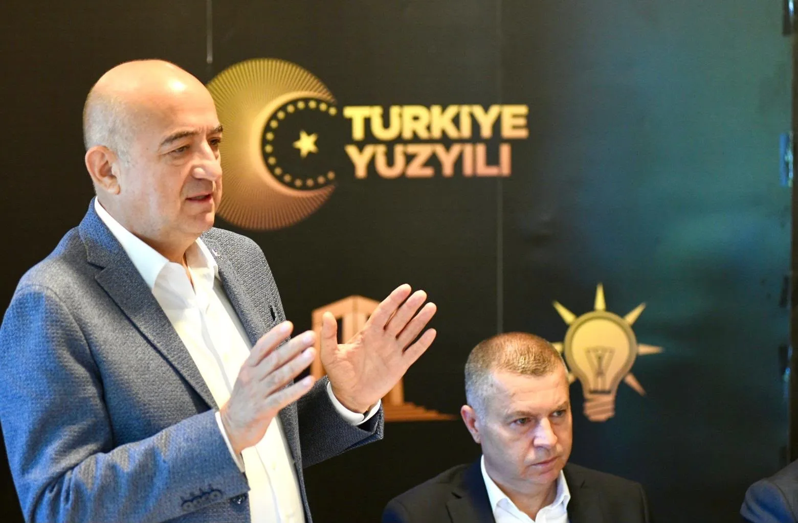 ÇANAKKALE’DE MERKEZ İLÇE MUHTARLARI İLE BİR ARAYA GELEN AK PARTİ ÇANAKKALE MİLLETVEKİLİ AYHAN GİDER TERÖRSÜZ TÜRKİYE YASASI İLE İLGİLİ  ÇARPICI AÇIKLAMALARDA BULUNDU.