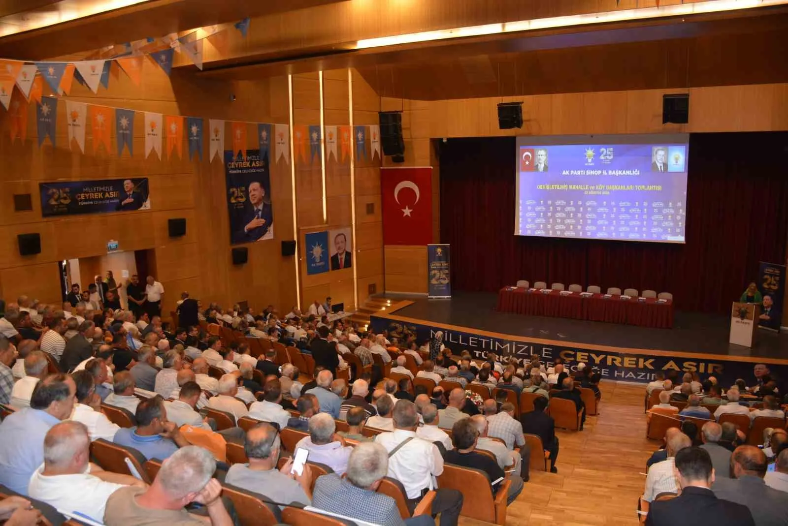 AK PARTİ GENEL BAŞKAN YARDIMCISI VE TEŞKİLAT BAŞKANI YALOVA MİLLETVEKİLİ AHMET BÜYÜKGÜMÜŞ, SİNOP’TA PARTİ TEŞKİLATIYLA BİR ARAYA GELDİ.