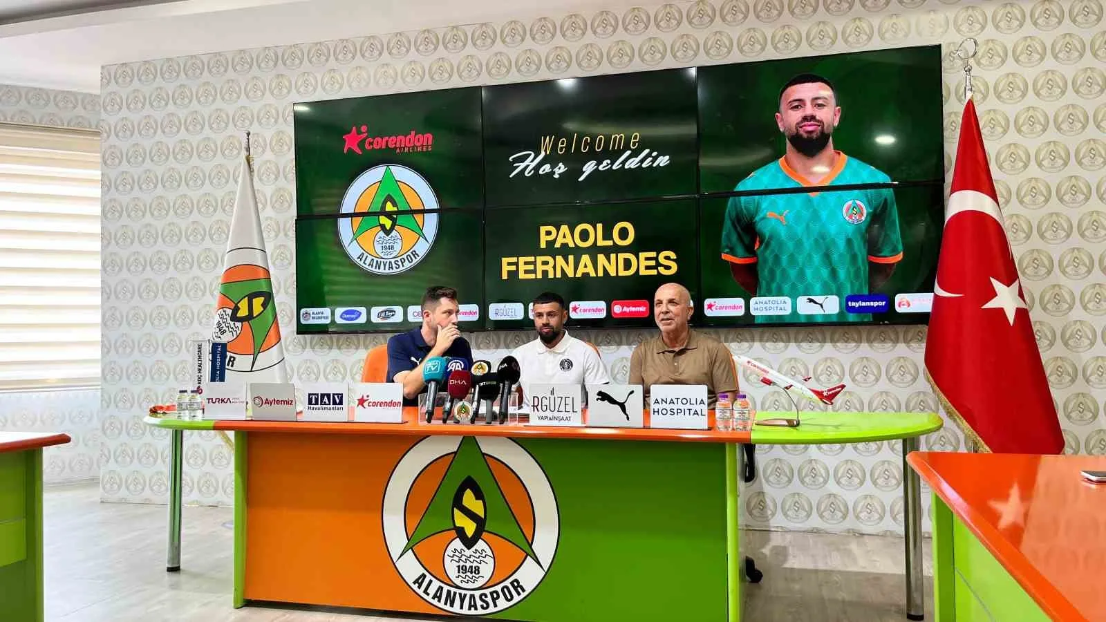 CORENDON ALANYASPOR, YUNANİSTAN EKİPLERİNDEN AEK FORMASI GİYEN 28 YAŞINDAKİ KANAT OYUNCUSU PAOLO FERNANDES’İ 1 YILLIĞINA KİRALIK OLARAK KADROSUNA KATTI.