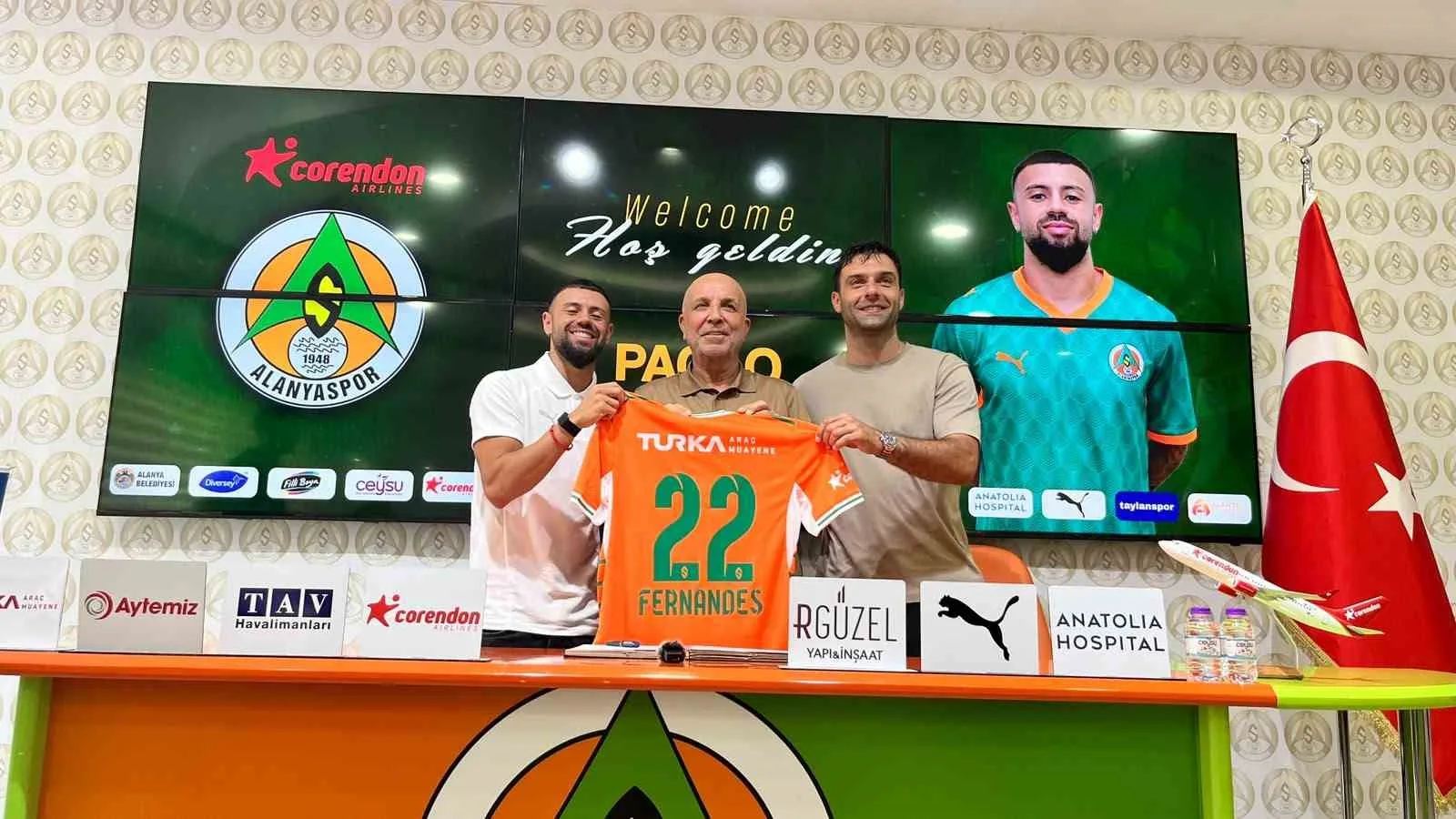 CORENDON ALANYASPOR, YUNANİSTAN EKİPLERİNDEN AEK FORMASI GİYEN 28 YAŞINDAKİ KANAT OYUNCUSU PAOLO FERNANDES’İ 1 YILLIĞINA KİRALIK OLARAK KADROSUNA KATTI.