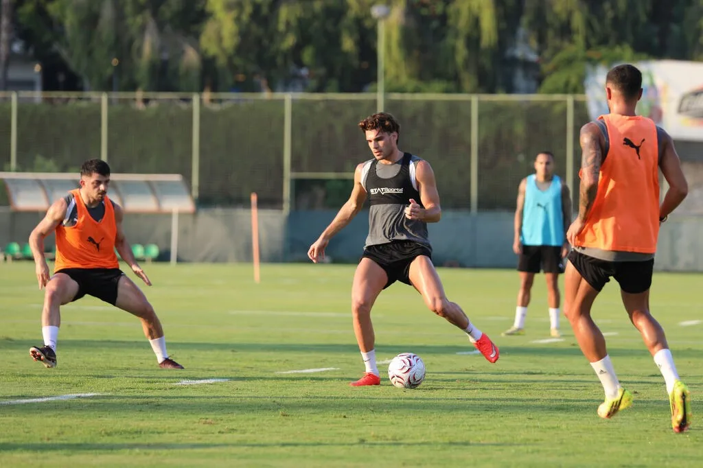 TRENDYOL SÜPER LİG’İN 3. HAFTASINDA DEPLASMANDA EYÜPSPOR İLE KARŞILAŞACAK CORENDON ALANYASPOR, MAÇIN HAZIRLIKLARINA BAŞLADI.