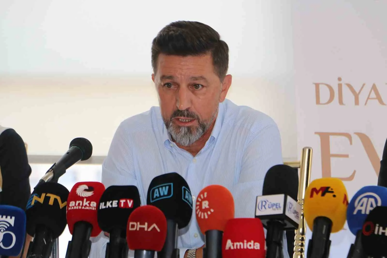 AMED SPORTİF FAALİYETLER TEKNİK DİREKTÖRÜ BESNİK HASİ, ÇOK ZOR BİR LİG OLDUĞUNU BİLDİKLERİNİ İFADE ETTİ.