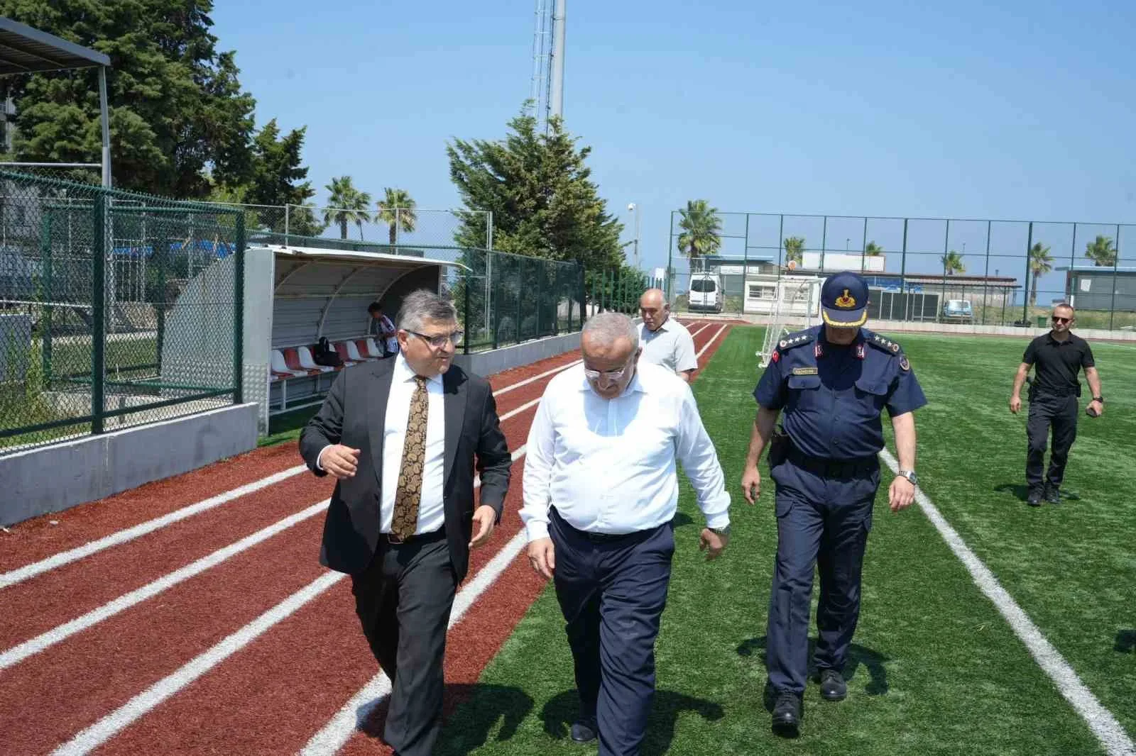 SİNOP VALİSİ MUSTAFA ÖZARSLAN, AYANCIK İLÇESİNDE HAYATA GEÇİRİLMESİ PLANLANAN SPOR YATIRIMLARININ PROJE ALANLARINDA İNCELEMELERDE BULUNDU.