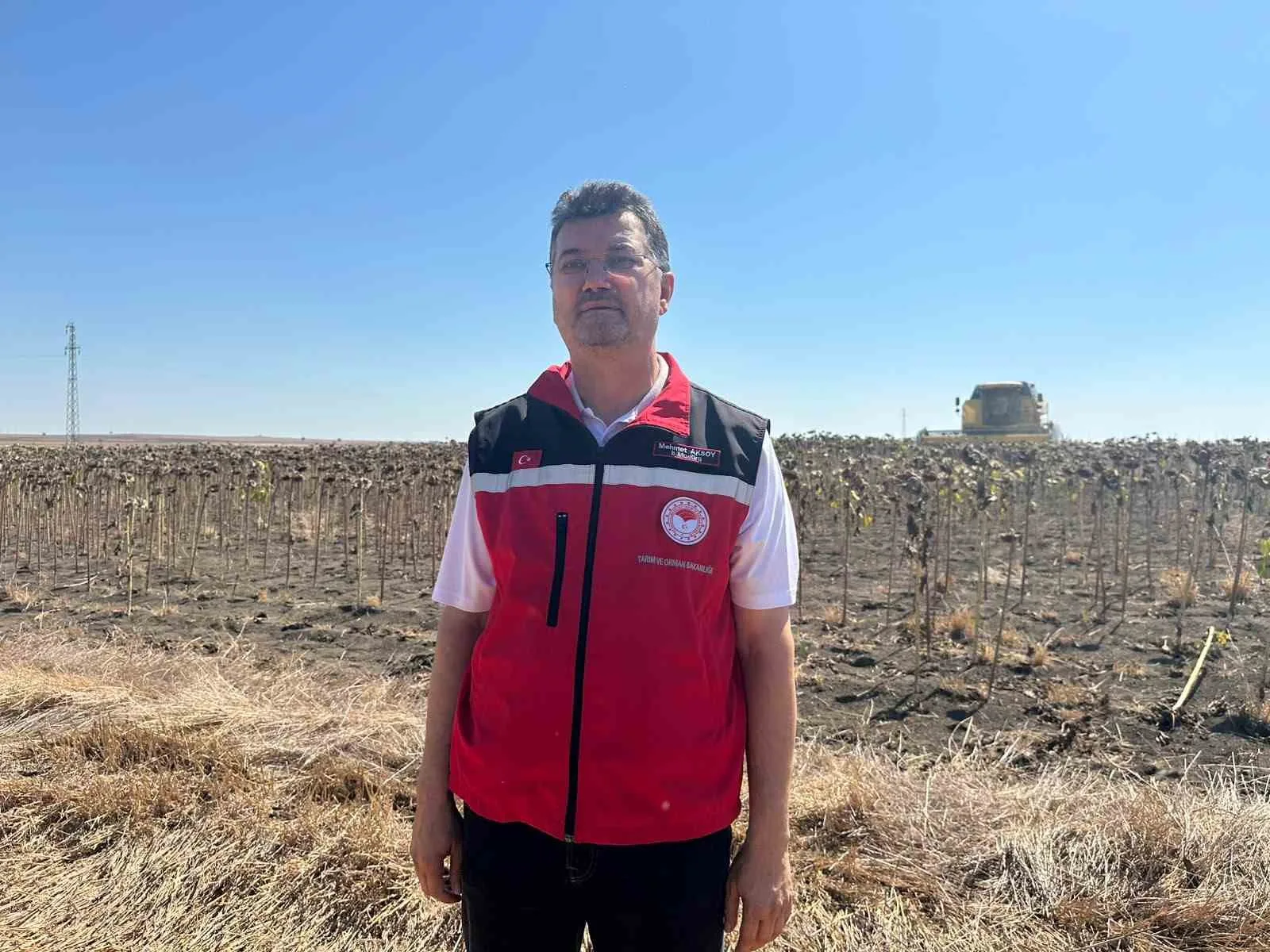 TEKİRDAĞ İL TARIM VE ORMAN MÜDÜRÜ MEHMET AKSOY, ÇALIŞMANIN TEMEL AMACININ DEĞİŞEN İKLİM KOŞULLARININ TARIMSAL ÜRETİMDE OLUŞTURDUĞU ETKİLERİ SAHADA ORTAYA KOYMAK OLDUĞUNU BELİRTTİ.