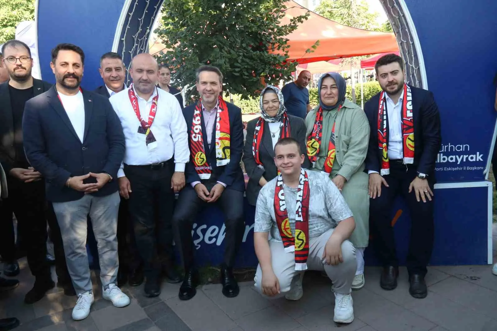 AK PARTİ ESKİŞEHİR İL BAŞKANLIĞI ORGANİZASYONUNDA DEDE KORKUT PARKI'NDA DÜZENLENEN 3. GELENEKSEL AİLE PİKNİĞİ VE GENİŞLETİLMİŞ 100. İL DANIŞMA MECLİSİ TOPLANTISI YOĞUN İŞTİRAKLE GERÇEKLEŞTİRİLDİ.