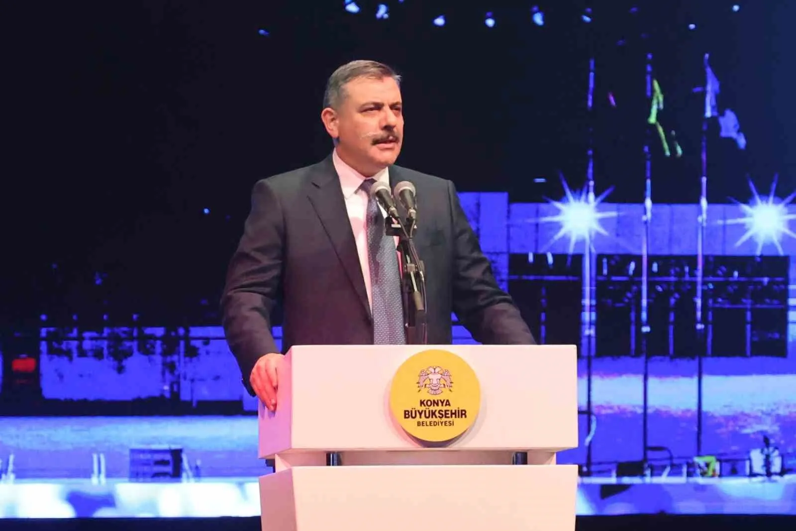 İÇİŞLERİ BAKANI MUSTAFA ÇİFTÇİ, " SEVGİLİ GENÇLER, TÜRKİYE'NİN GELECEĞİNİ SİZLERLE İNŞA EDECEĞİZ. SİZLERDEN SADECE TEKNOLOJİYİ KULLANAN DEĞİL, TEKNOLOJİYİ ÜRETEN, DÜNYANIN TAKİP ETTİĞİ GELİŞMELERE İMZA ATAN BİR NESİL OLMANIZI İSTİYORUZ" DEDİ.