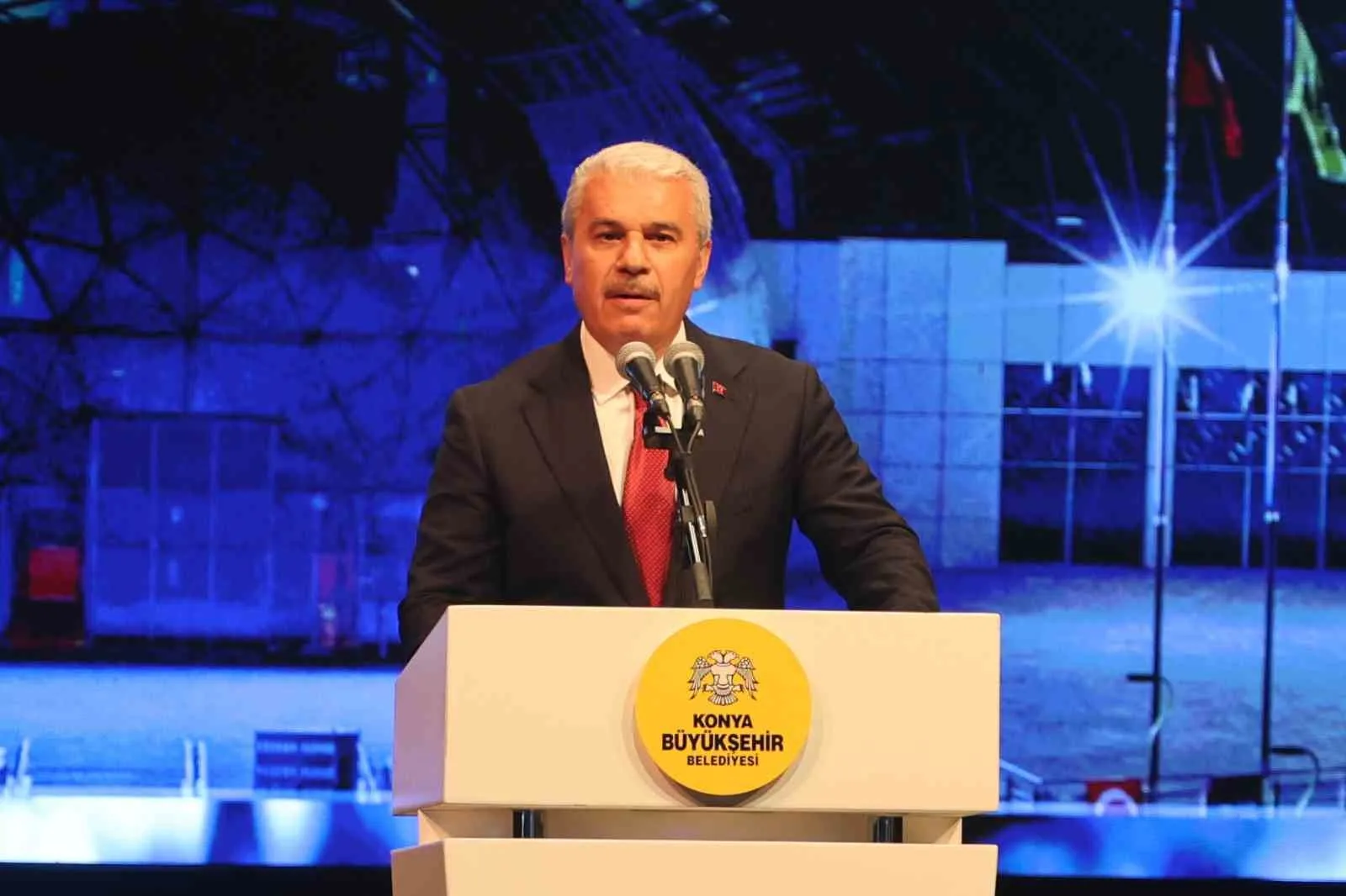 KONYA VALİSİ İBRAHİM AKIN DA, "2013 YILINDA BU ÇATI ALTINDA BAŞLAYAN BİLİM YOLCULUĞU, BUGÜN GELENEKSELLEŞEN COŞKUSUYLA YENİDEN BİNLERCE BİLİM SEVDALISINI AĞIRLAYAN MUAZZAM BİR FESTİVALE EV SAHİPLİĞİ YAPMAKTADIR" DEDİ.