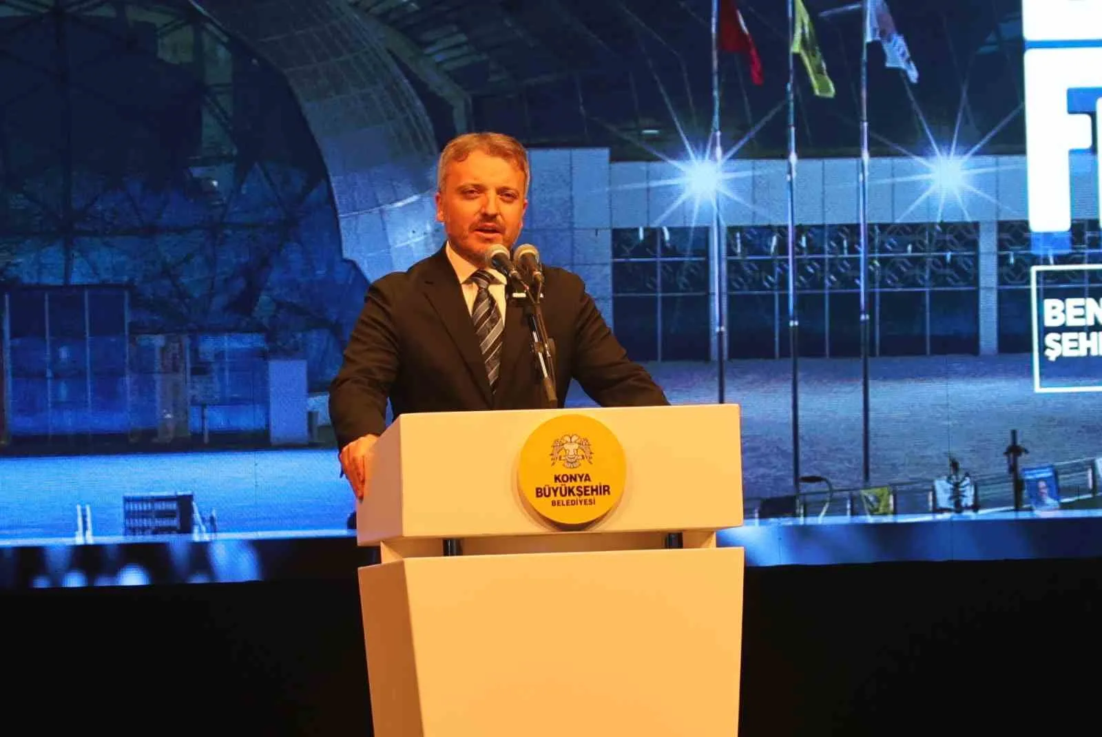 SANAYİ VE TEKNOLOJİ BAKAN YARDIMCISI ZEKERİYA ÇOŞTU İSE, "BUGÜN TÜRKİYE BUNDAN 25 YIL ÖNCESİNDEN ÇOK FARKLI BİR ÜLKE KONUMUNA ULAŞMIŞ DURUMDA. KENDİ SAVAŞ UÇAĞINI, HELİKOPTERİNİ, İNSANSIZ HAVA ARAÇLARINI, KENDİ ELEKTRİKLİ OTOMOBİLİNİ, KENDİ TANKINI, KENDİ UYDUSUNU GELİŞTİREBİLEN BİR TÜRKİYE VAR ARTIK. KARADA, HAVADA HATTA UZAYDA KENDİ YOLUNU ÇİZEBİLEN BİR TÜRKİYE VAR" DEDİ.
