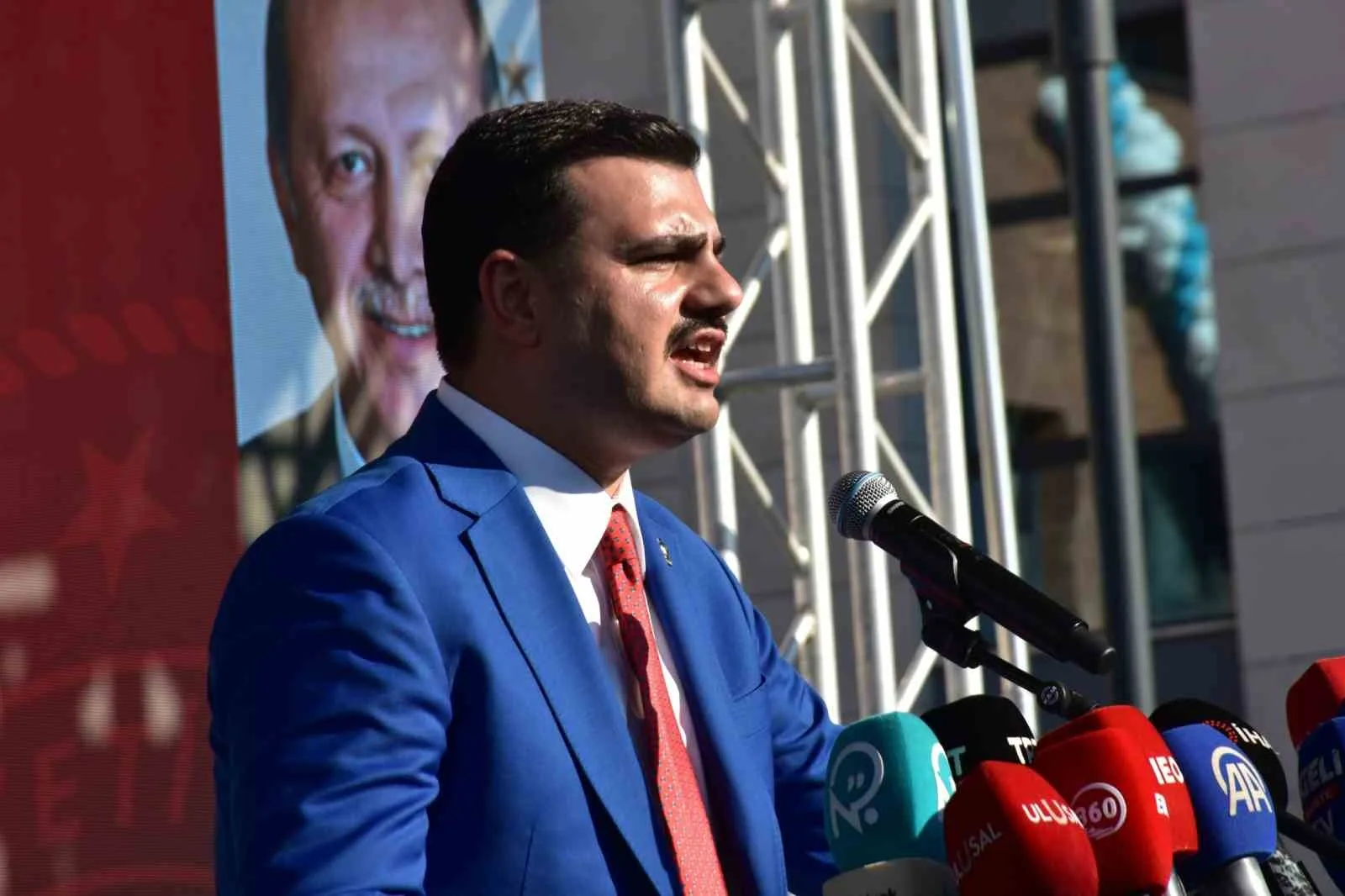 AK PARTİ GENEL SEKRETERİ VE İZMİR MİLLETVEKİLİ EYYÜP KADİR İNAN