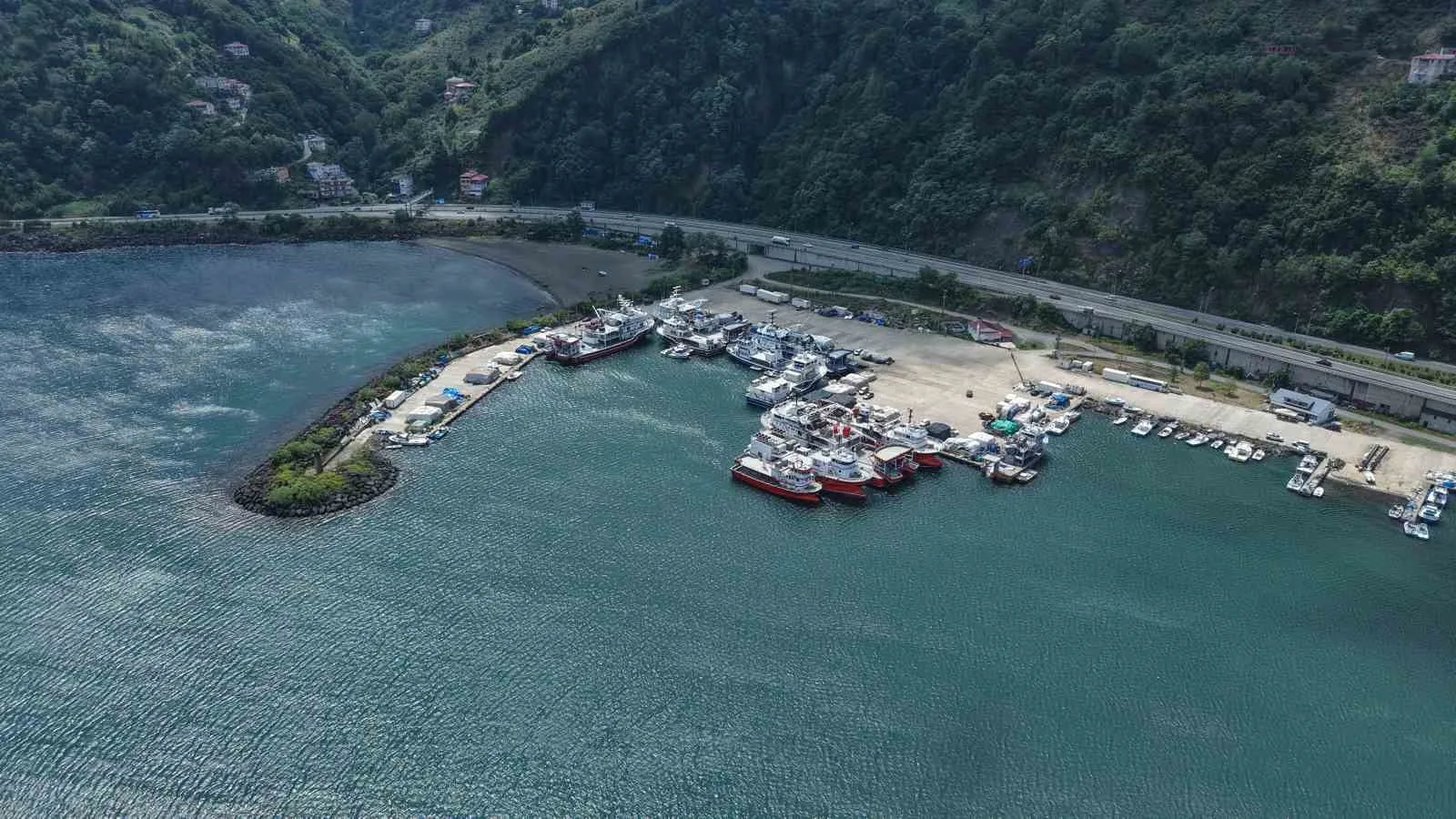 1 EYLÜL’DE BAŞLAYACAK YENİ AV SEZONU ÖNCESİ BALIKÇILAR HAZIRLIKLARI TÜM HIZIYLA SÜRDÜRÜYOR.