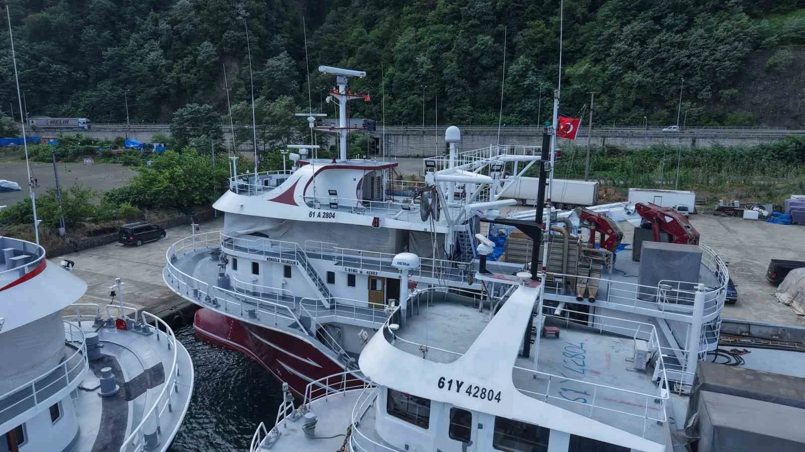 1 EYLÜL’DE BAŞLAYACAK YENİ AV SEZONU ÖNCESİ BALIKÇILAR HAZIRLIKLARI TÜM HIZIYLA SÜRDÜRÜYOR.