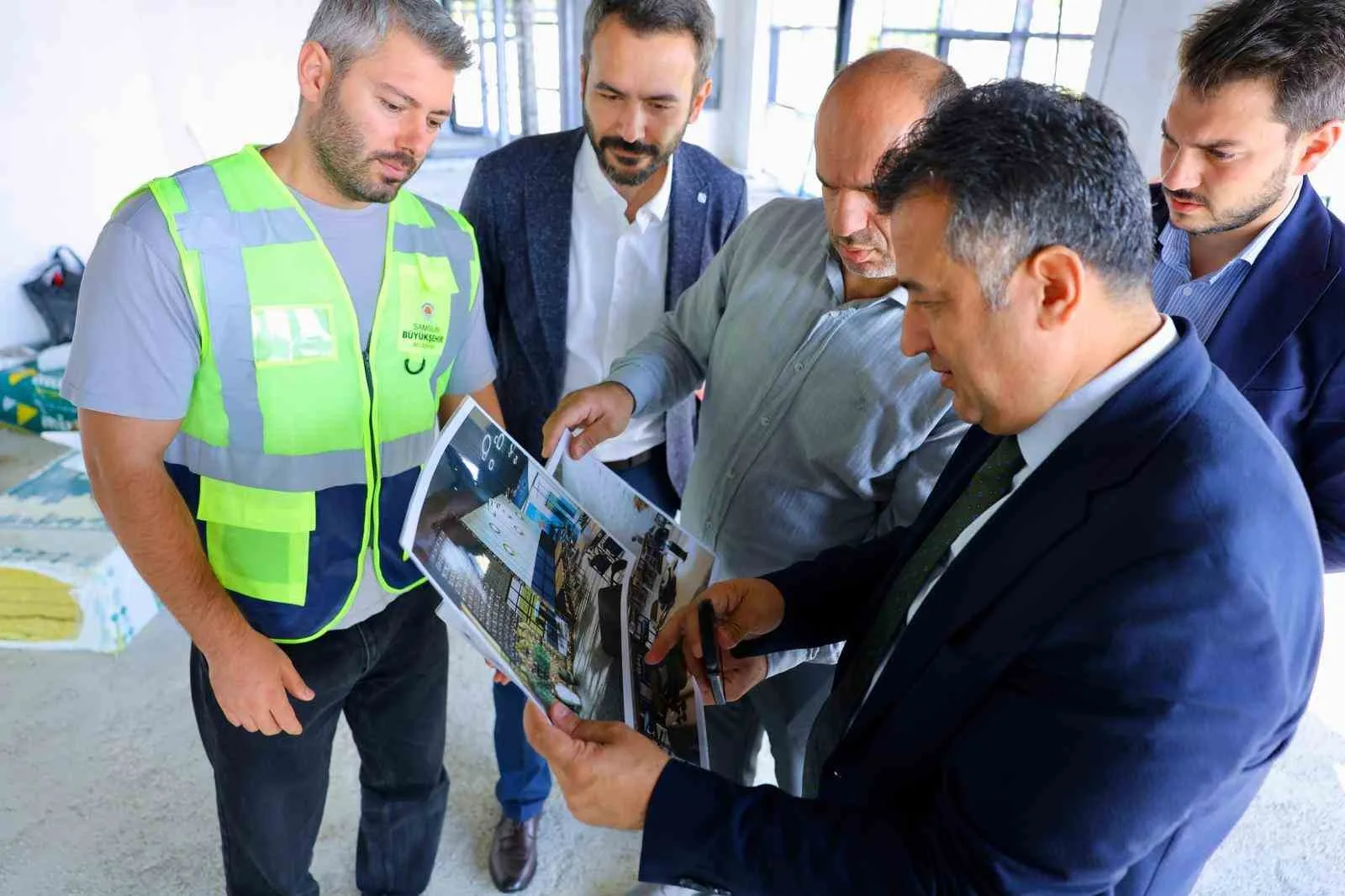 SAMSUN BÜYÜKŞEHİR BELEDİYESİNCE İLKADIM İLÇESİNE KAZANDIRILAN BALIK RESTORANI'NDA ÇALIŞMALAR SÜRERKEN, BÜYÜKŞEHİR BELEDİYE BAŞKANI HALİT DOĞAN ÇALIŞMALARI YERİNDE İNCELEDİ. YÜZDE 75’LİK KISMI TAMAMLANAN RESTORAN, HEM YERLİ HALKIN HEM DE ŞEHRE GELEN ZİYARETÇİLERİN UĞRAK NOKTASI OLMAYA HAZIRLANIYOR.