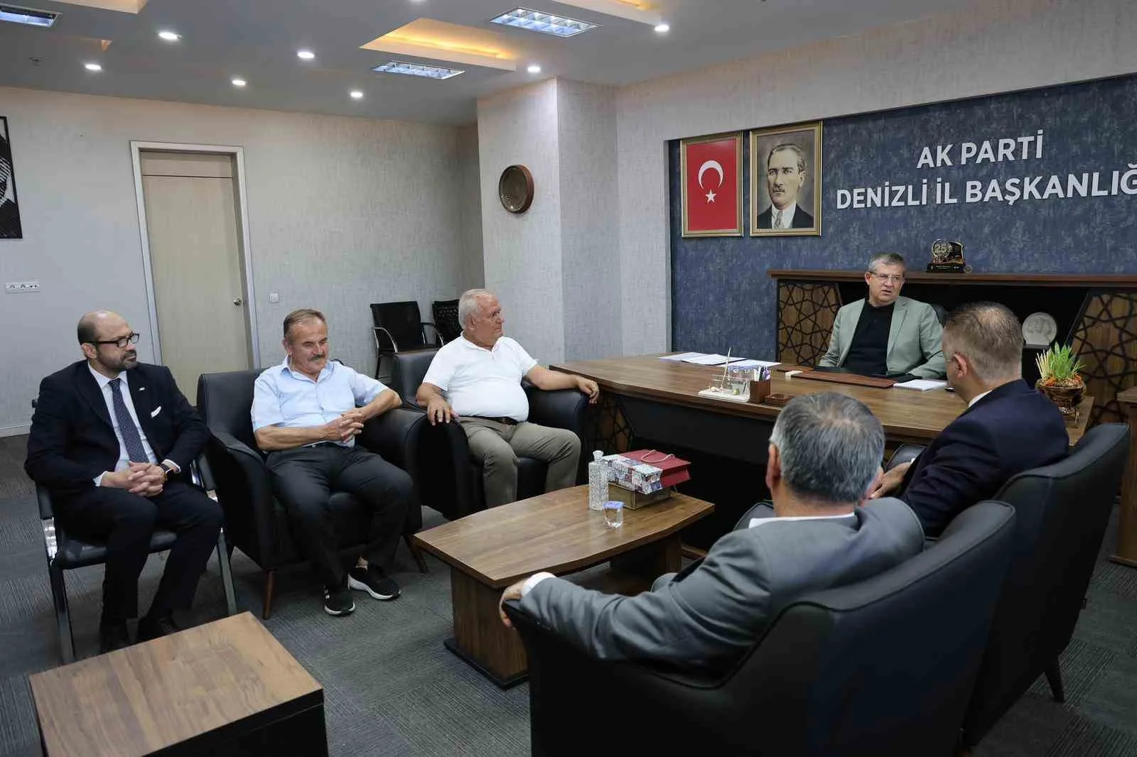 DENİZLİ ESNAF VE SANATKÂRLAR ODALARI BİRLİĞİ (DESOB) BAŞKANI HÜSEYİN DEMİRCİ, AK PARTİ DENİZLİ İL BAŞKANI MUHAMMET SUBAŞIOĞLU’NU ZİYARET ETTİ.