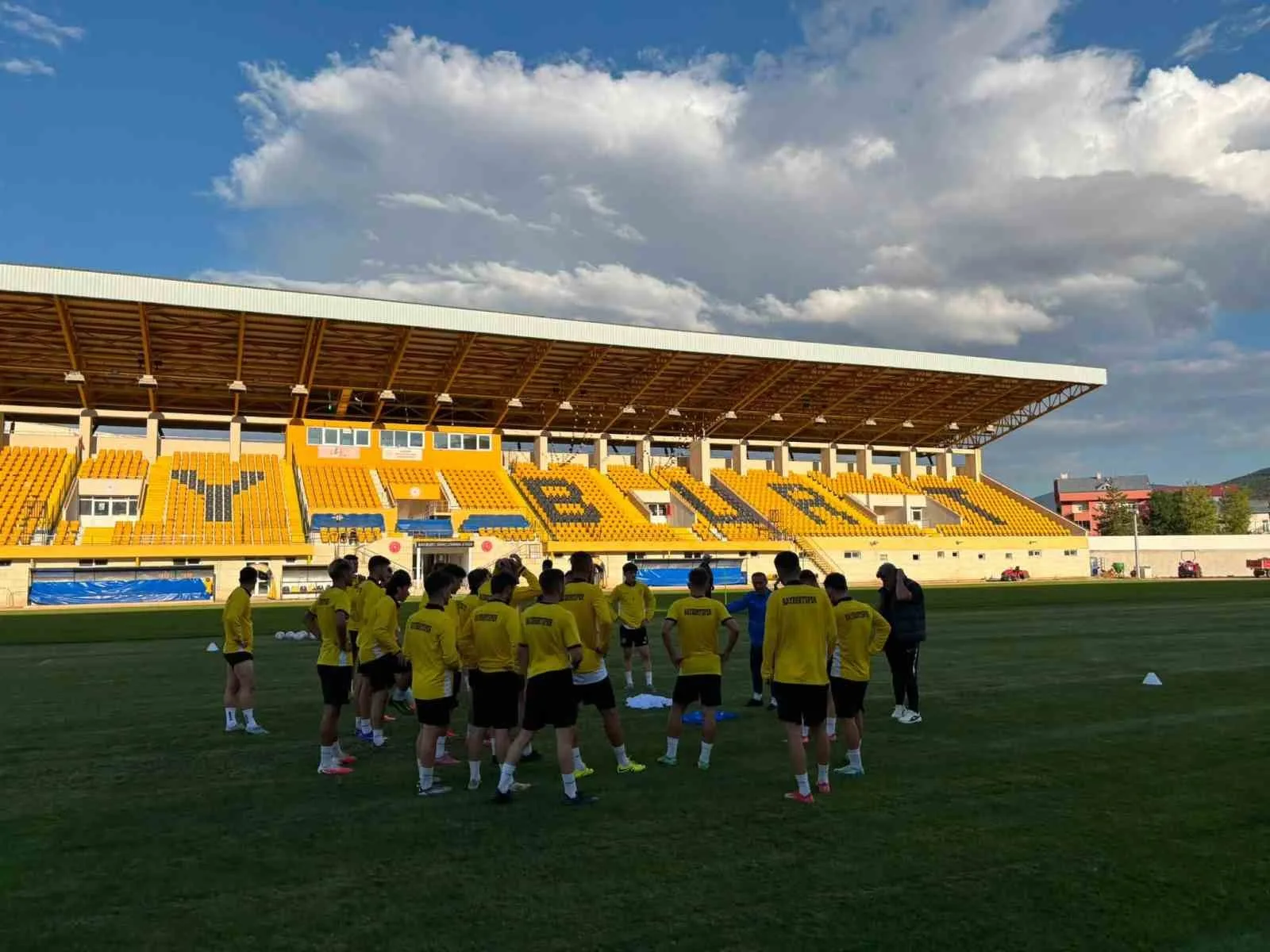 BAYBURTSPOR’DA KAMP MESAİSİ SÜRÜYOR