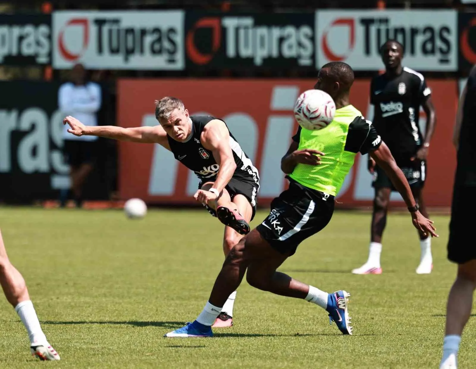 BEŞİKTAŞ, TRENDYOL SÜPER LİG'İN 2. HAFTASINDA DEPLASMANDA CORENDON ALANYASPOR İLE OYNAYACAĞI KARŞILAŞMANIN HAZIRLIKLARINI, BUGÜN YAPTIĞI ANTRENMANLA TAMAMLADI.