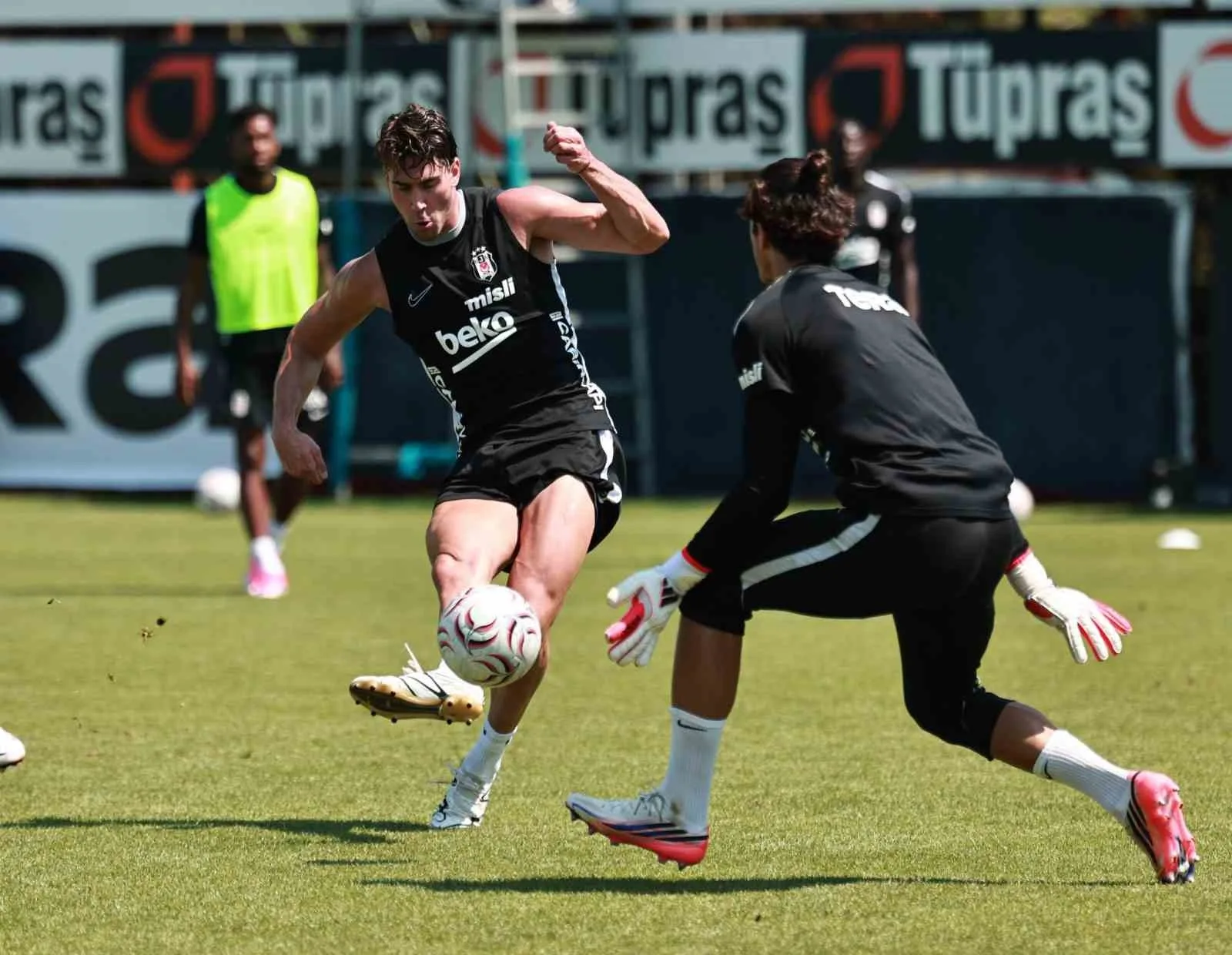 BEŞİKTAŞ, TRENDYOL SÜPER LİG'İN 2. HAFTASINDA DEPLASMANDA CORENDON ALANYASPOR İLE OYNAYACAĞI KARŞILAŞMANIN HAZIRLIKLARINI, BUGÜN YAPTIĞI ANTRENMANLA TAMAMLADI.