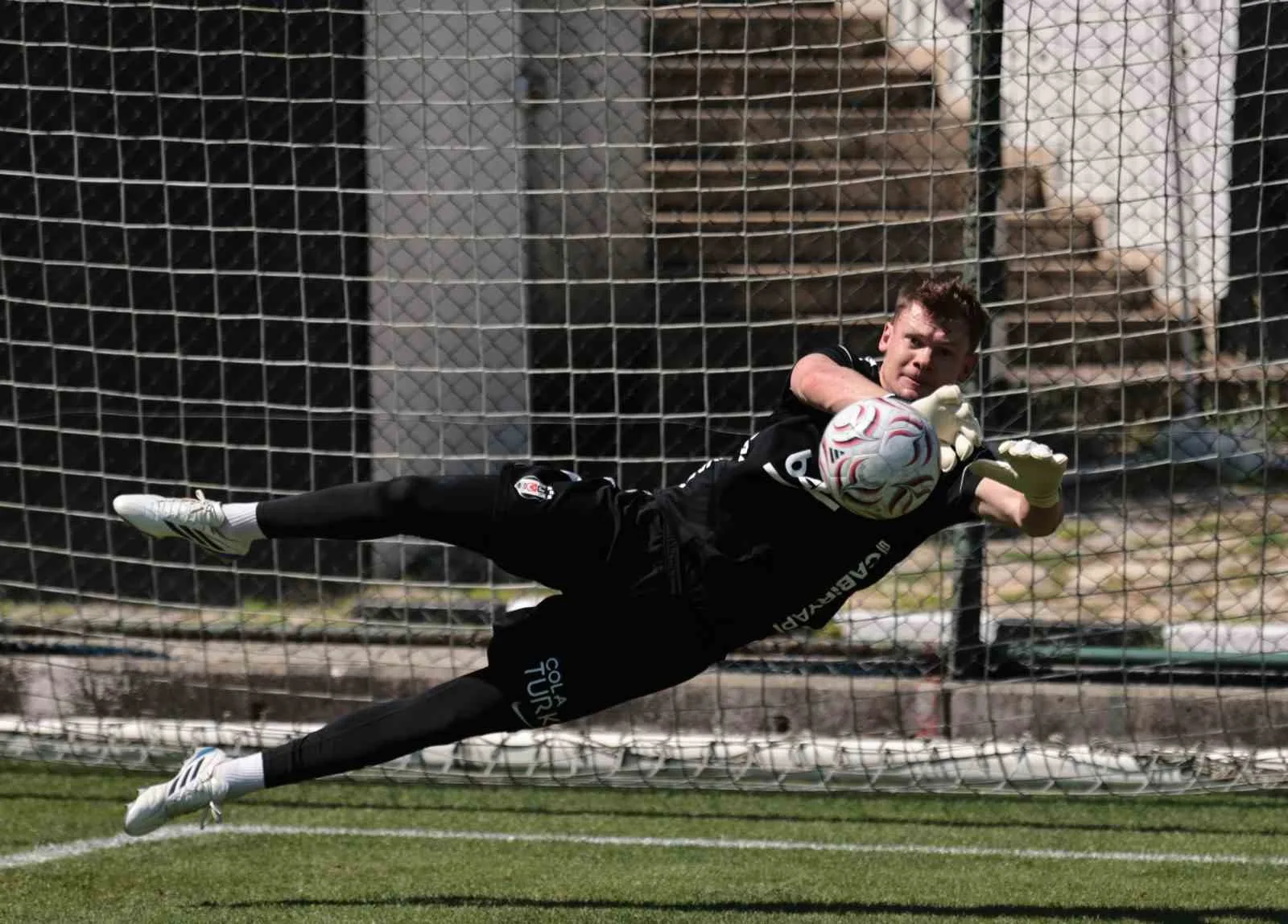 BEŞİKTAŞ, UEFA AVRUPA LİGİ PLAY-OFF TURU RÖVANŞ MAÇINDA DEPLASMANDA KAUNO ZALGİRİS İLE OYNAYACAĞI MAÇIN HAZIRLIKLARINA BUGÜN YAPTIĞI ANTRENMANLA BAŞLADI.