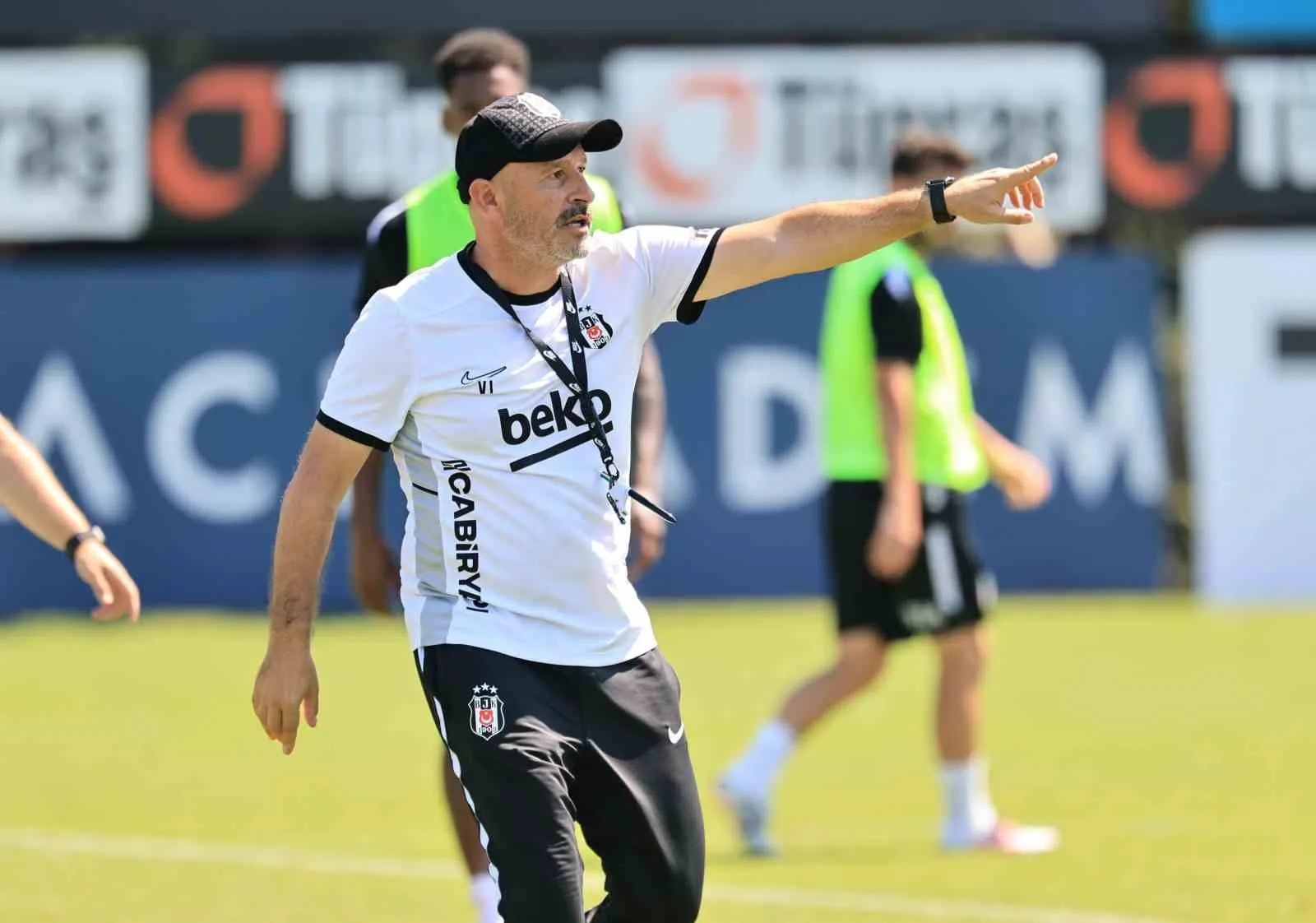 BEŞİKTAŞ, UEFA AVRUPA LİGİ PLAY-OFF TURU RÖVANŞ MAÇINDA DEPLASMANDA KAUNO ZALGİRİS İLE OYNAYACAĞI MAÇIN HAZIRLIKLARINA BUGÜN YAPTIĞI ANTRENMANLA BAŞLADI.