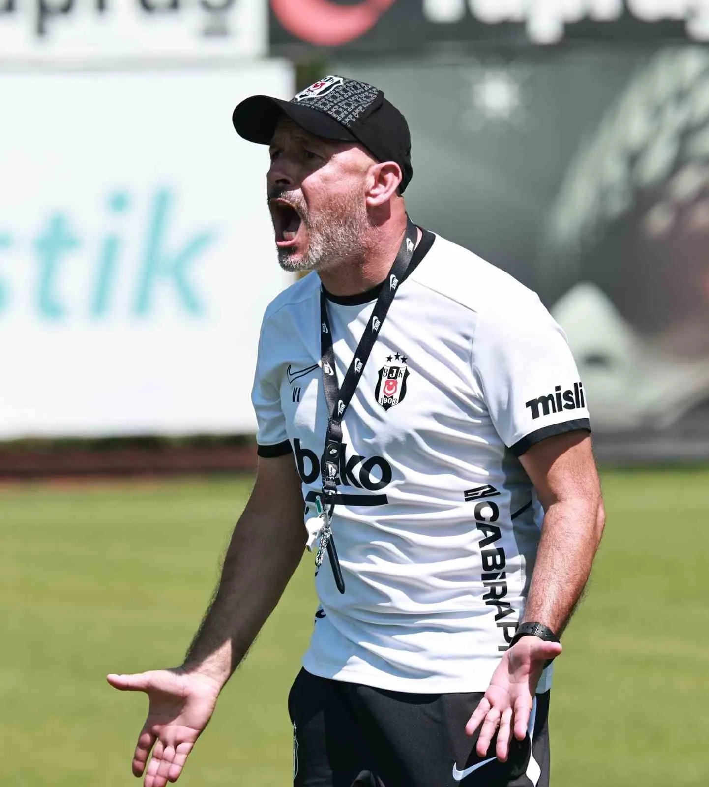 BEŞİKTAŞ, TRENDYOL SÜPER LİG'İN 2. HAFTASINDA DEPLASMANDA CORENDON ALANYASPOR İLE OYNAYACAĞI KARŞILAŞMANIN HAZIRLIKLARINA, ARA VERMEDEN BUGÜN YAPTIĞI ANTRENMANLA BAŞLADI.