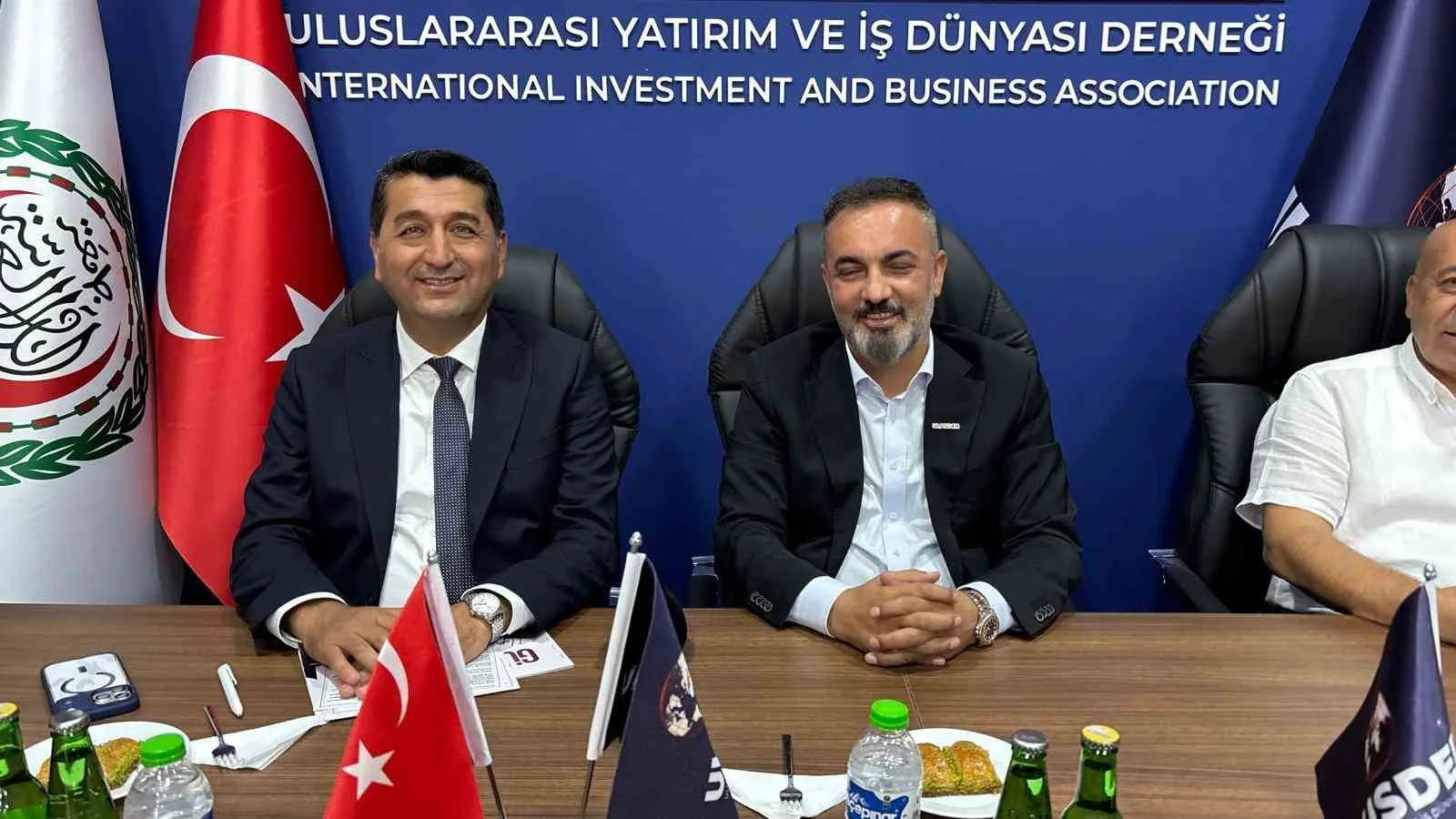 BOYRAZ’DAN ULUSDER’E ZİYARET: "MALATYA’NIN KAYBEDECEK ZAMANI YOK"