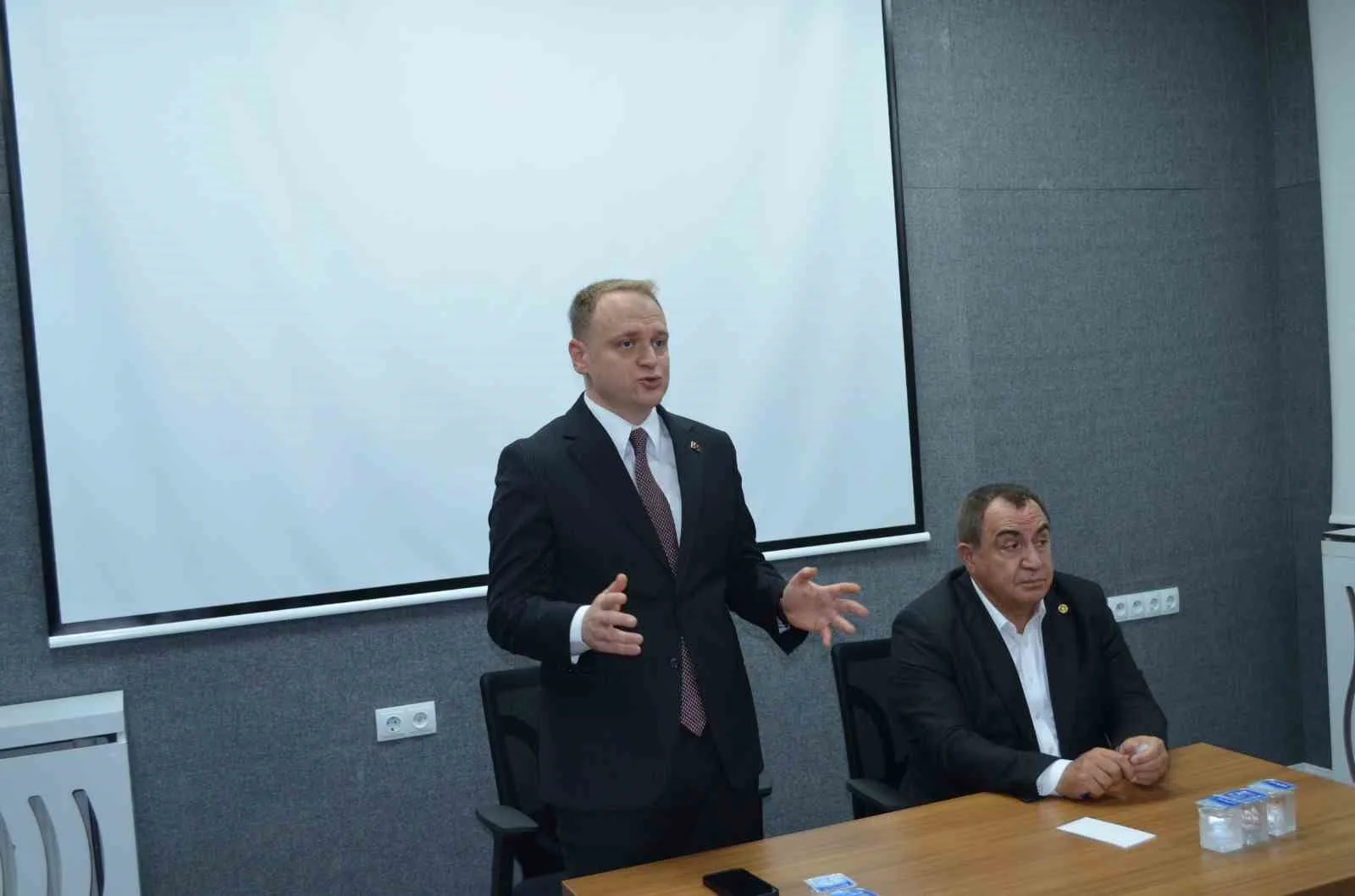 KAYMAKAM ÖMER ÖVÜNÇ KOŞANSU KONUŞMA YAPTI