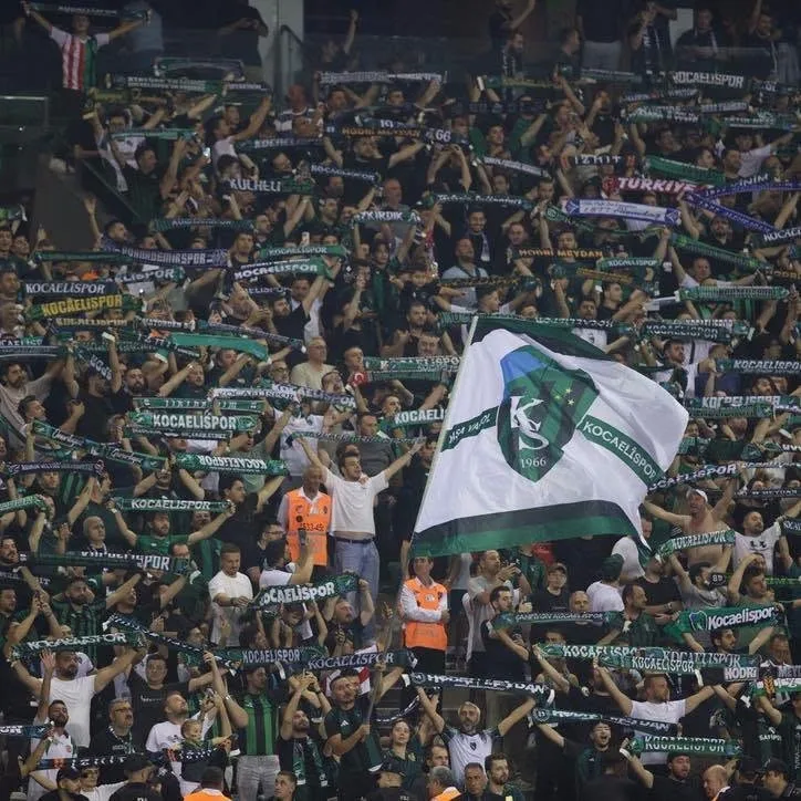 KOCAELİ BÜYÜKŞEHİR BELEDİYE BAŞKANI TAHİR BÜYÜKAKIN, TRENDYOL SÜPER LİG'İN 2. HAFTASINDA SAHASINDA AMED SPORTİF FAALİYETLER'İ 2-0 YENEN KOCAELİSPOR'U KUTLADI.