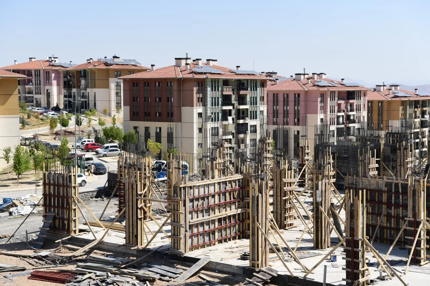 BÜYÜKŞEHİR’DEN ÇAMURLU’YA 120 MİLYON LİRALIK GENÇLİK MERKEZİ