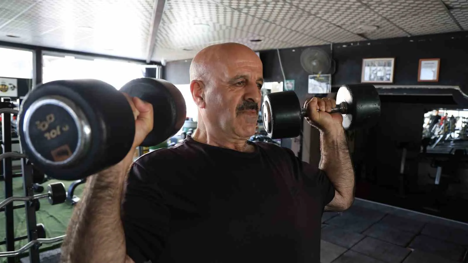 MİLLİ TAKIM ANTRENÖRÜ OSMAN ÇEVİK