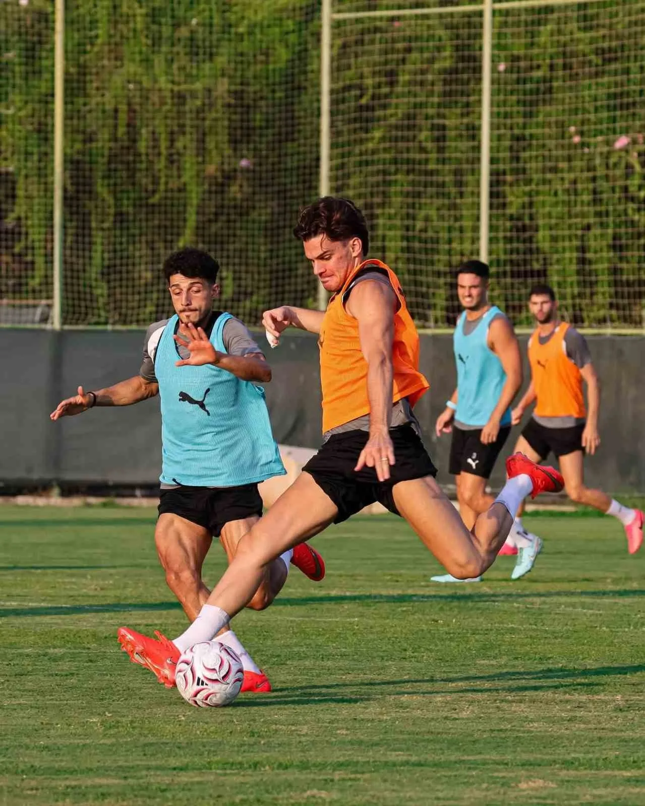 CORENDON ALANYASPOR, TRENDYOL SÜPER LİG’İN 2’NCİ HAFTASINDA YARIN SAHASINDA BEŞİKTAŞ İLE OYNAYACAĞI KARŞILAŞMANIN HAZIRLIKLARINI TAMAMLADI.