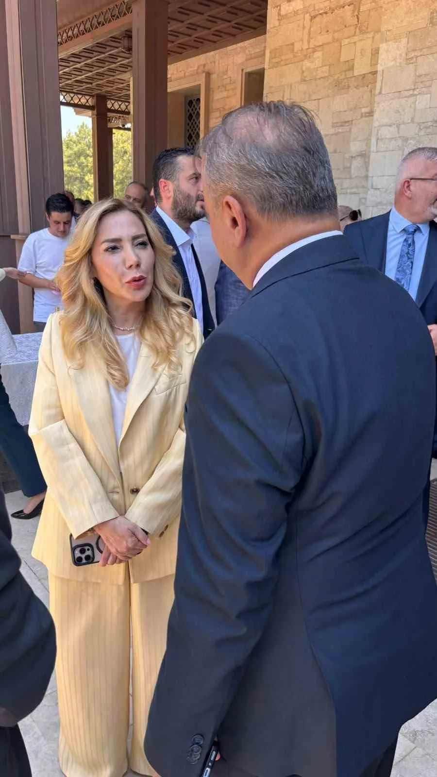 CUMHURBAŞKANI RECEP TAYYİP ERDOĞAN, MARMARİS’TE CUMA NAMAZININ ARDINDAN VATANDAŞLARLA BİR ARAYA GELİRKEN, MARMARİS BELEDİYE BAŞKANI ACAR ÜNLÜ DE CUMHURBAŞKANI ERDOĞAN'I ZİYARET EDEREK İLÇEYE GELİŞİNDEN DOLAYI “HOŞ GELDİNİZ” DİLEKLERİNİ İLETTİ.