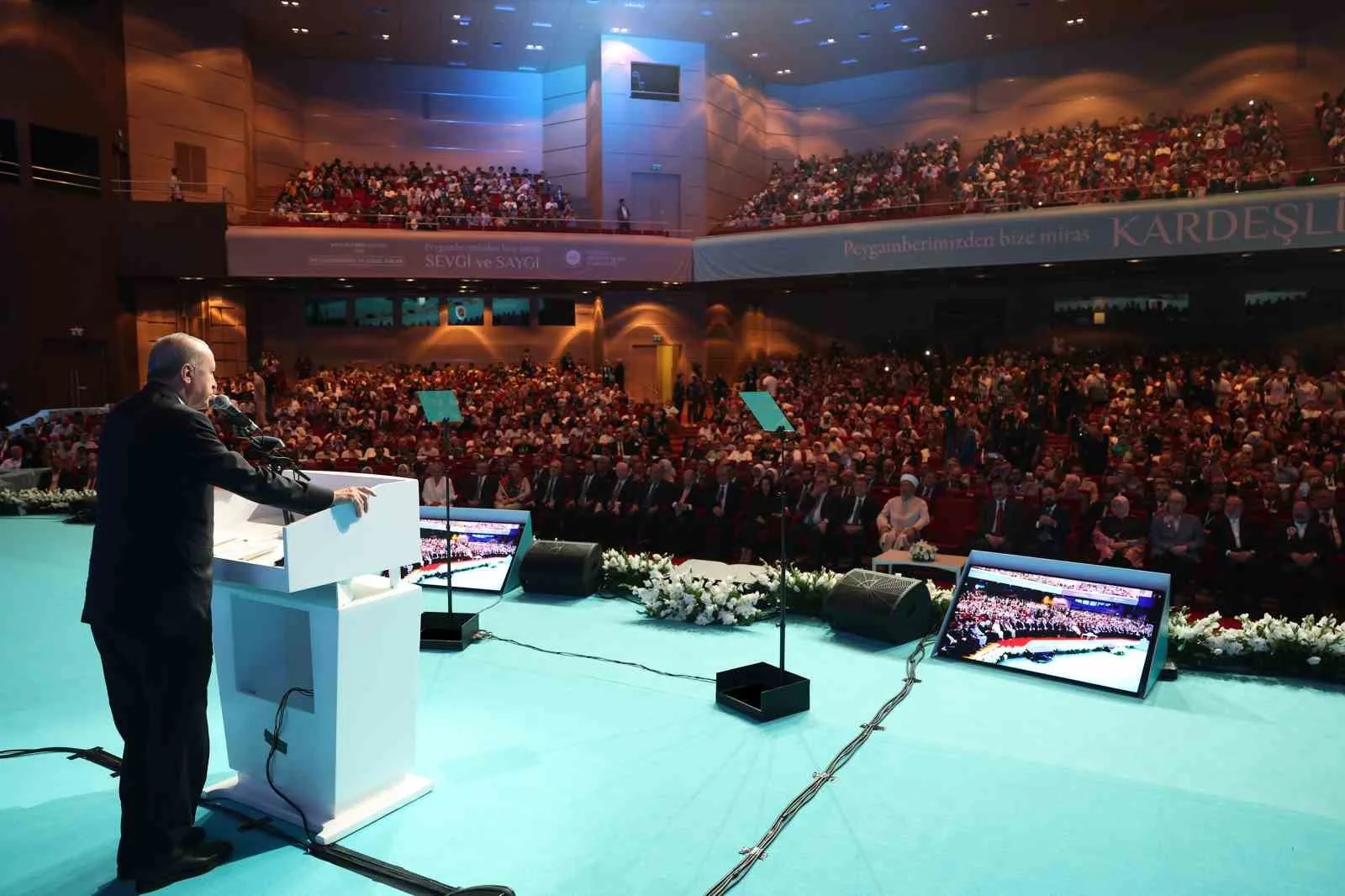 CUMHURBAŞKANI RECEP TAYYİP ERDOĞAN, HALİÇ KONGRE MERKEZİ'NDE DÜZENLENEN MEVLİD-İ NEBİ HAFTASI PROGRAMI'NA KATILDI.