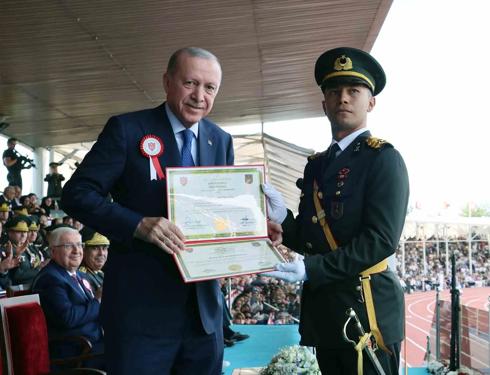 CUMHURBAŞKANI RECEP TAYYİP ERDOĞAN, ANKARA’DA MİLLİ SAVUNMA ÜNİVERSİTESİ HARP OKULLARI DİPLOMA ALMA VE SANCAK DEVİR TESLİM TÖRENİ’NE KATILDI.