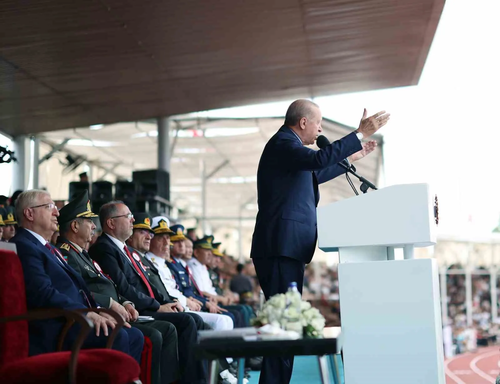 CUMHURBAŞKANI RECEP TAYYİP ERDOĞAN, ANKARA’DA MİLLİ SAVUNMA ÜNİVERSİTESİ HARP OKULLARI DİPLOMA ALMA VE SANCAK DEVİR TESLİM TÖRENİ’NE KATILDI.