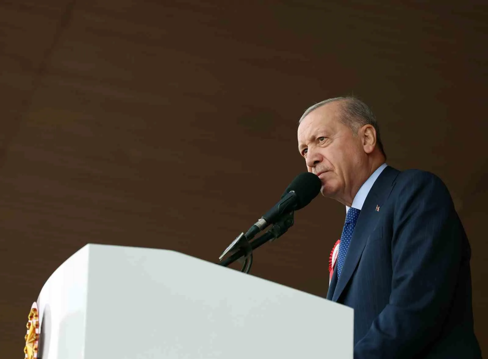 CUMHURBAŞKANI RECEP TAYYİP ERDOĞAN, ANKARA’DA MİLLİ SAVUNMA ÜNİVERSİTESİ HARP OKULLARI DİPLOMA ALMA VE SANCAK DEVİR TESLİM TÖRENİ’NE KATILDI.