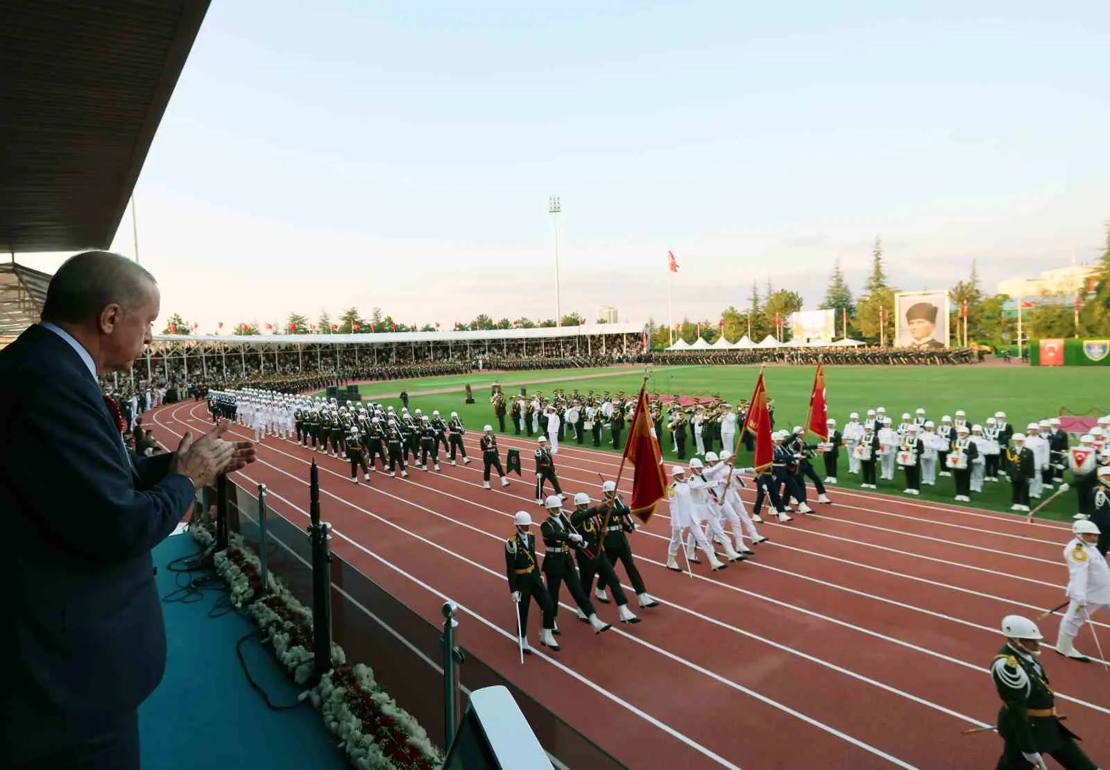 CUMHURBAŞKANI RECEP TAYYİP ERDOĞAN, ANKARA’DA MİLLİ SAVUNMA ÜNİVERSİTESİ HARP OKULLARI DİPLOMA ALMA VE SANCAK DEVİR TESLİM TÖRENİ’NE KATILDI.