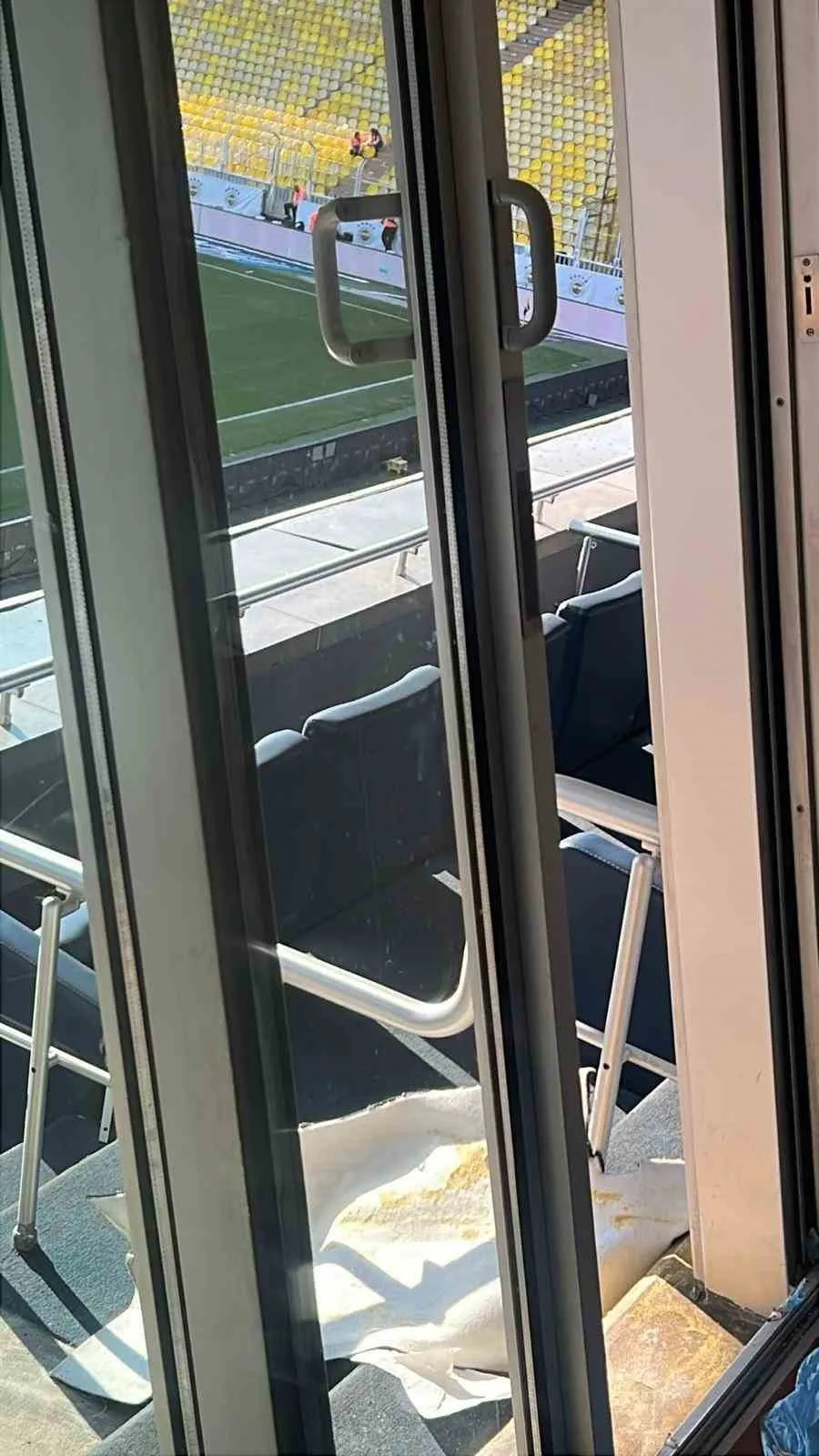 FENERBAHÇE'DE MAHKEME KARARIYLA LOCASINI GERİ KAZANAN ACUN ILICALI'NIN LOCASI, TAHRİP EDİLEREK KULLANILAMAZ HALE GETİRİLDİĞİ ÖĞRENİLDİ.