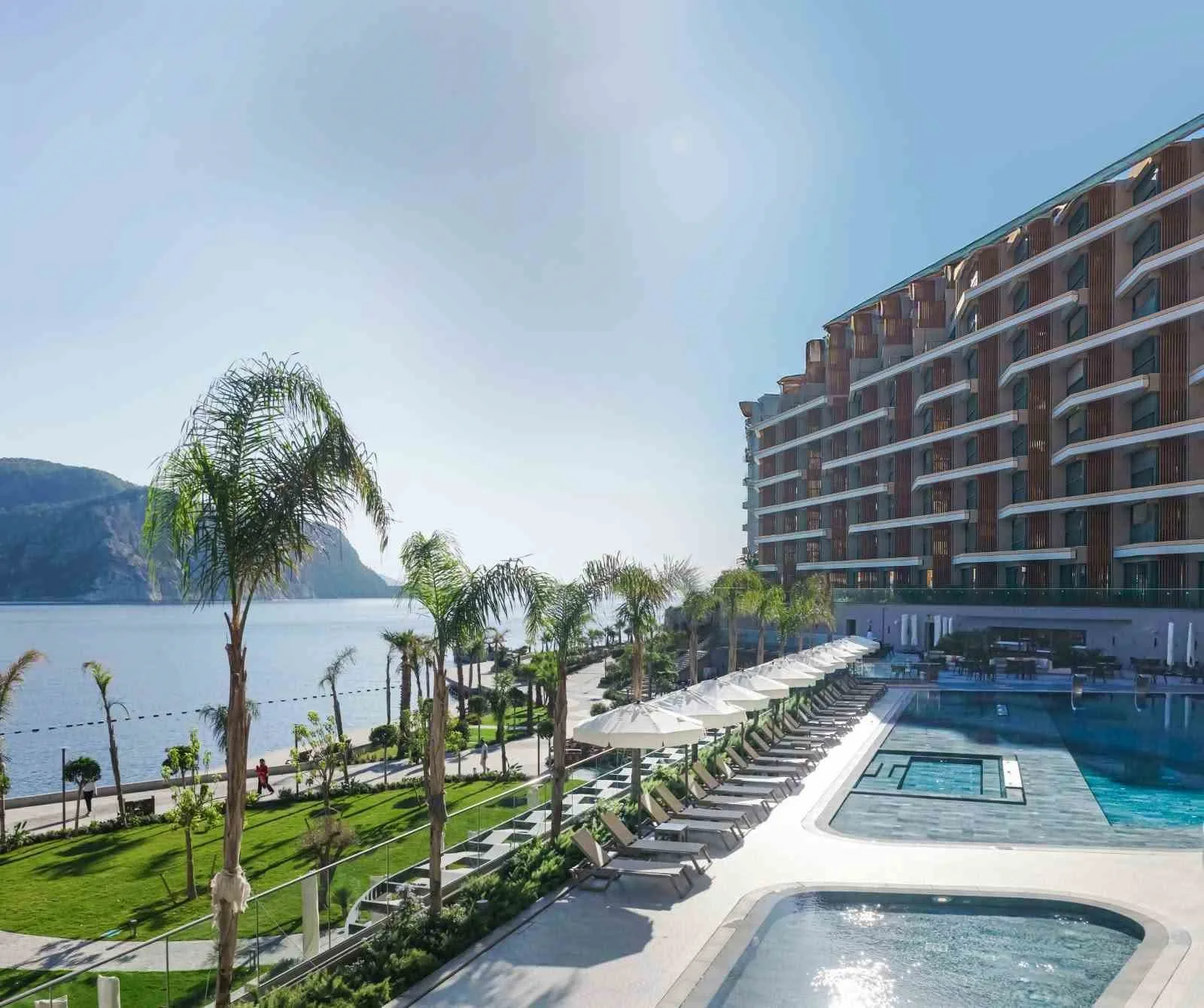 SİNPAŞ RESERVE, DEVRE MÜLK SİSTEMİNDE SABİT DÖNEM UYGULAMASINI ESNEK KULLANIMA TAŞIRKEN, YENİ MODELLE KULLANICILARIN KONAKLAMA DÖNEMLERİNİ MÜSAİTLİK DOĞRULTUSUNDA YENİDEN DÜZENLEYEBİLECEK.