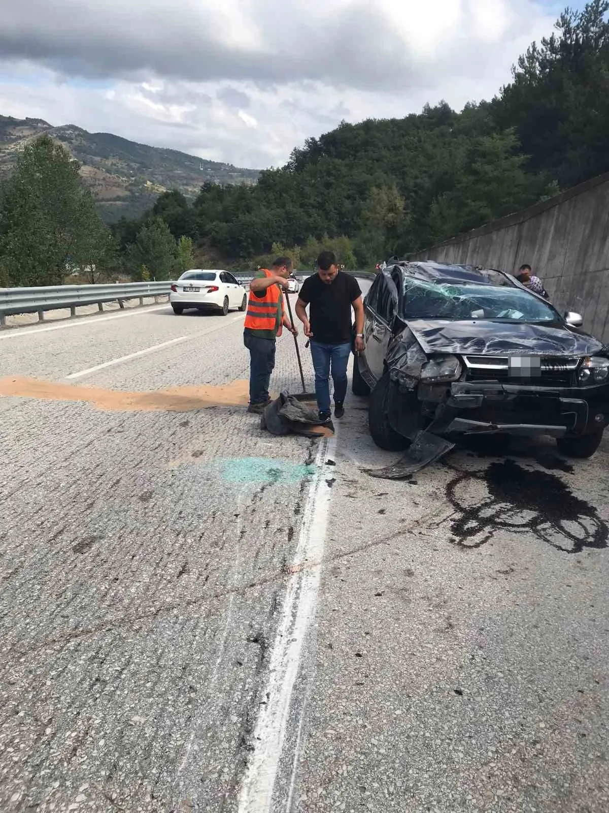 ZONGULDAK’IN DEVREK İLÇESİNDE MEYDANA GELEN İKİ AYRI TRAFİK KAZASINDA 2 KİŞİ YARALANDI.