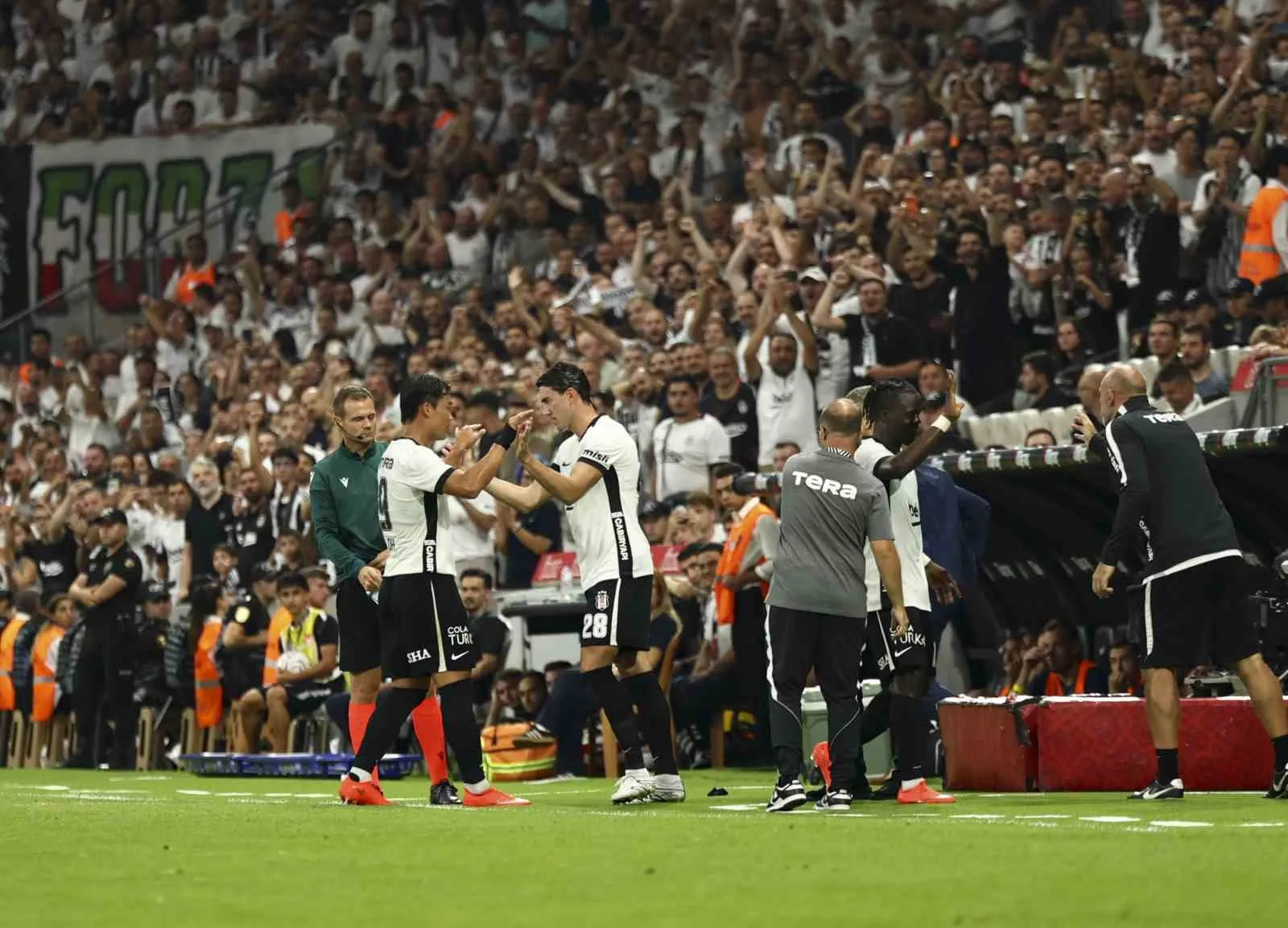BEŞİKTAŞ’IN YENİ GOLCÜSÜ DUSAN VLAHOVİC, SİYAH-BEYAZLI FORMAYI İLK KEZ KAUNO ZALGİRİS MAÇINDA SIRTINA GEÇİRDİ.