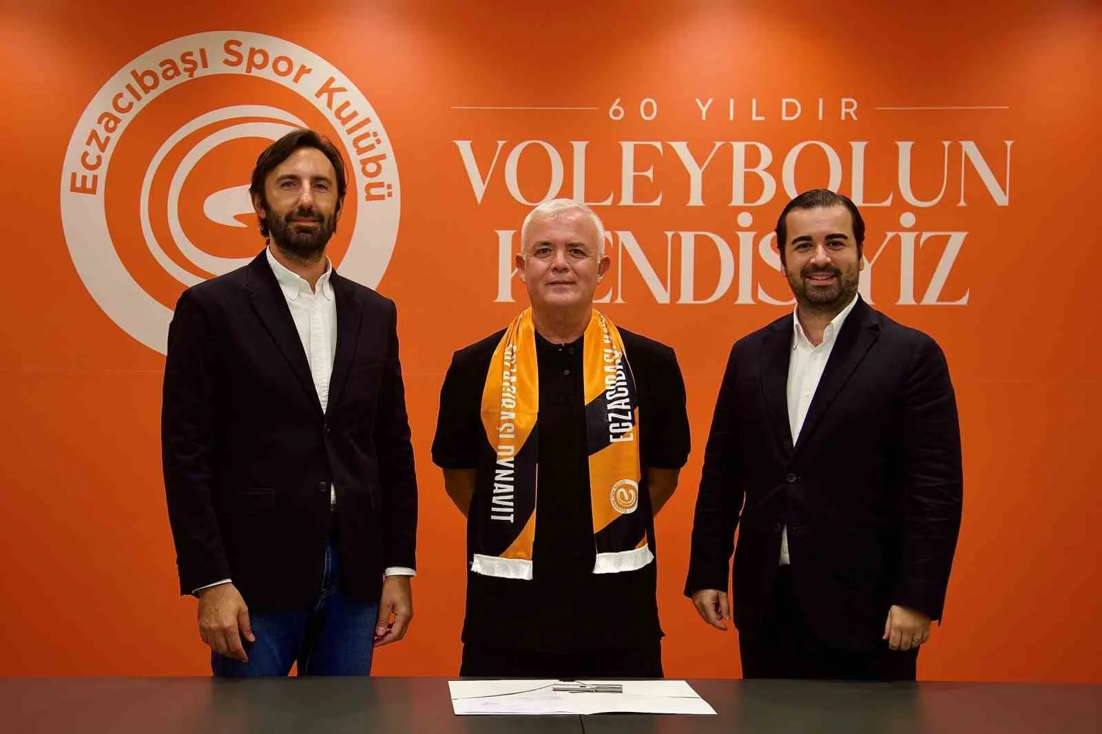 ECZACIBAŞI SPOR KULÜBÜ, ALTYAPI TEKNİK KOORDİNATÖRÜ VE 1. LİG TAKIMI BAŞANTRENÖRÜ HÜSEYİN DOĞANYÜZ’ÜN SÖZLEŞMESİNİ 3 YIL DAHA UZATTI.