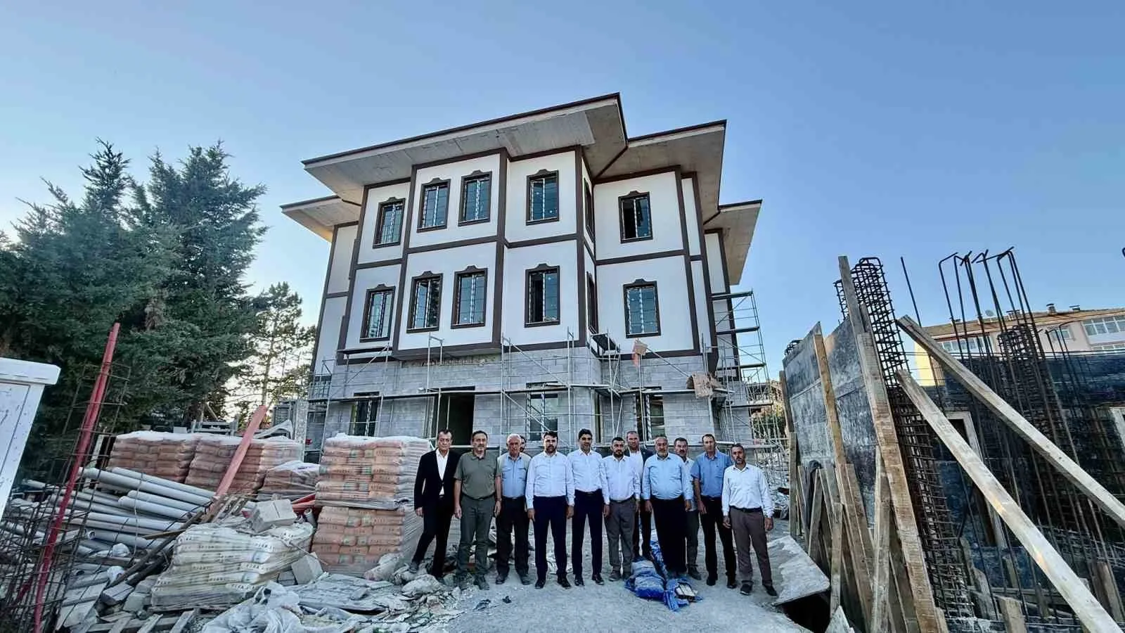 KARABÜK’ÜN EFLANİ İLÇESİNDE YAPIMI DEVAM EDEN HÜKÜMET KONAĞI VE İLÇE EMNİYET AMİRLİĞİ BİNASINDA ÇALIŞMALARIN SONUNA YAKLAŞILDI.