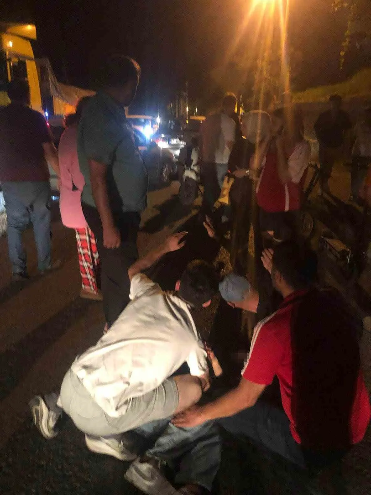 ZONGULDAK'IN ALAPLI İLÇESİNDE ELEKTRİKLİ BİSİKLETTEN DÜŞEN 15 YAŞINDAKİ ÇOCUK YARALANDI.